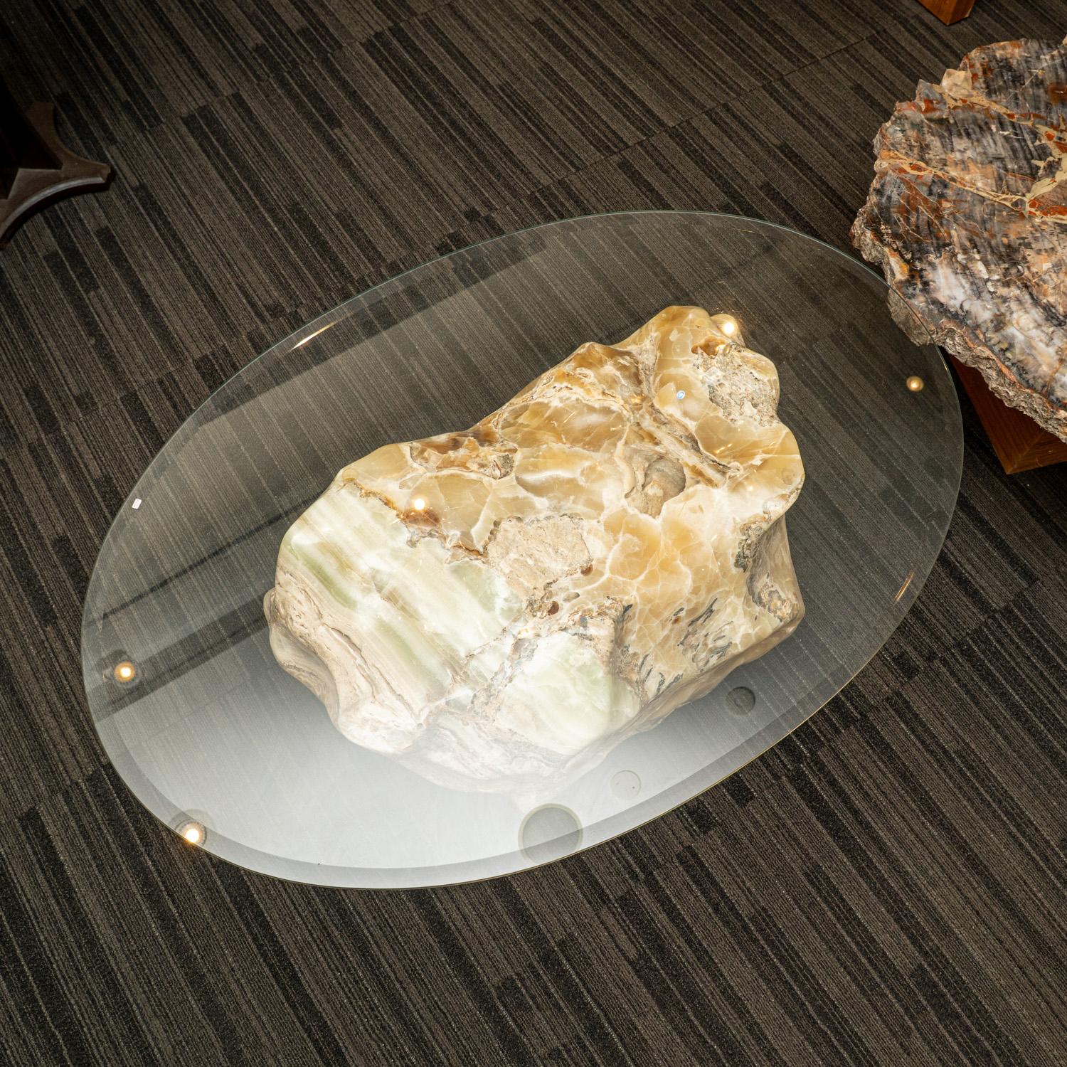 Grande table d'appoint sur piédestal en onyx poli véritable (avec plateau en verre) en vente 1