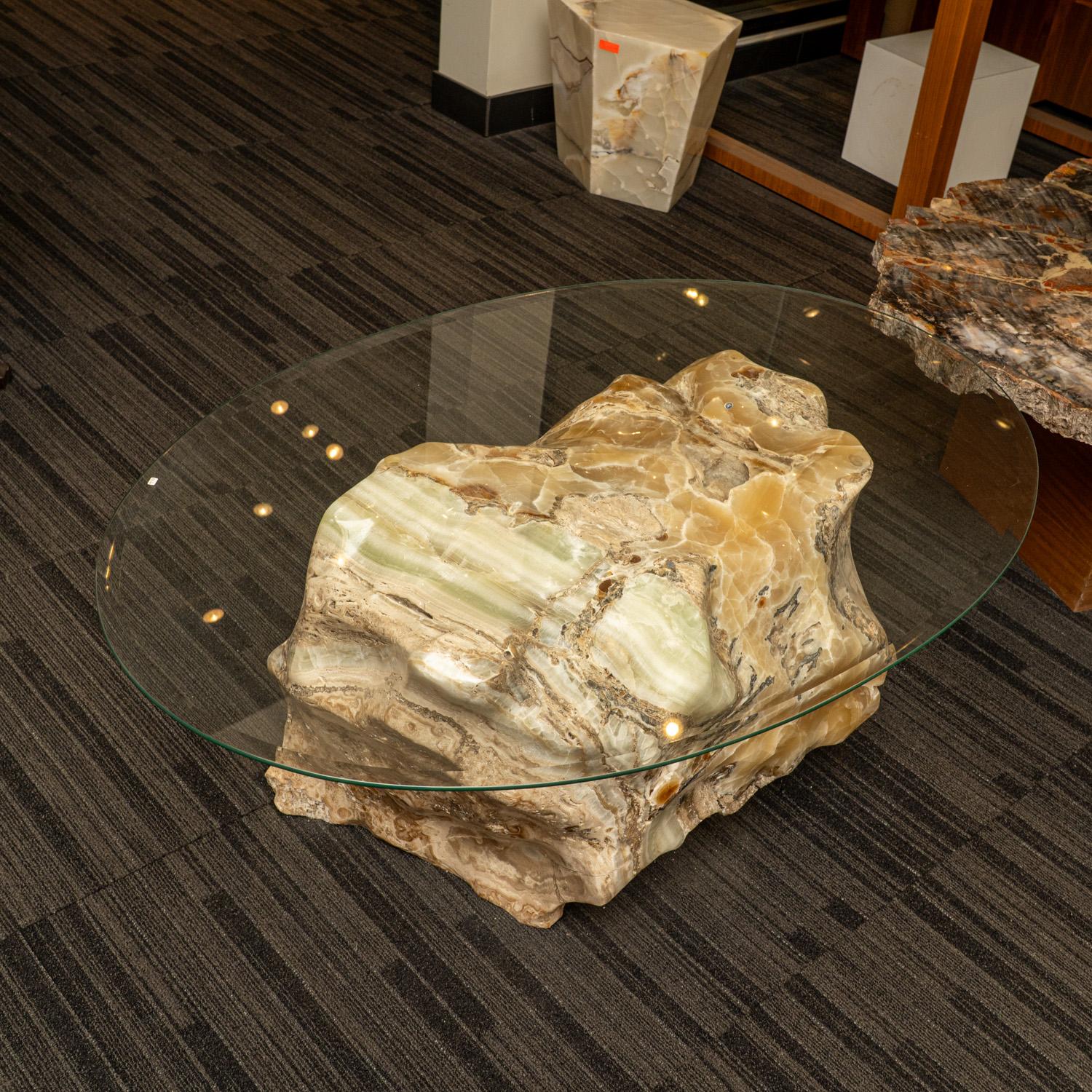 Grande table d'appoint sur piédestal en onyx poli véritable (avec plateau en verre) en vente 2