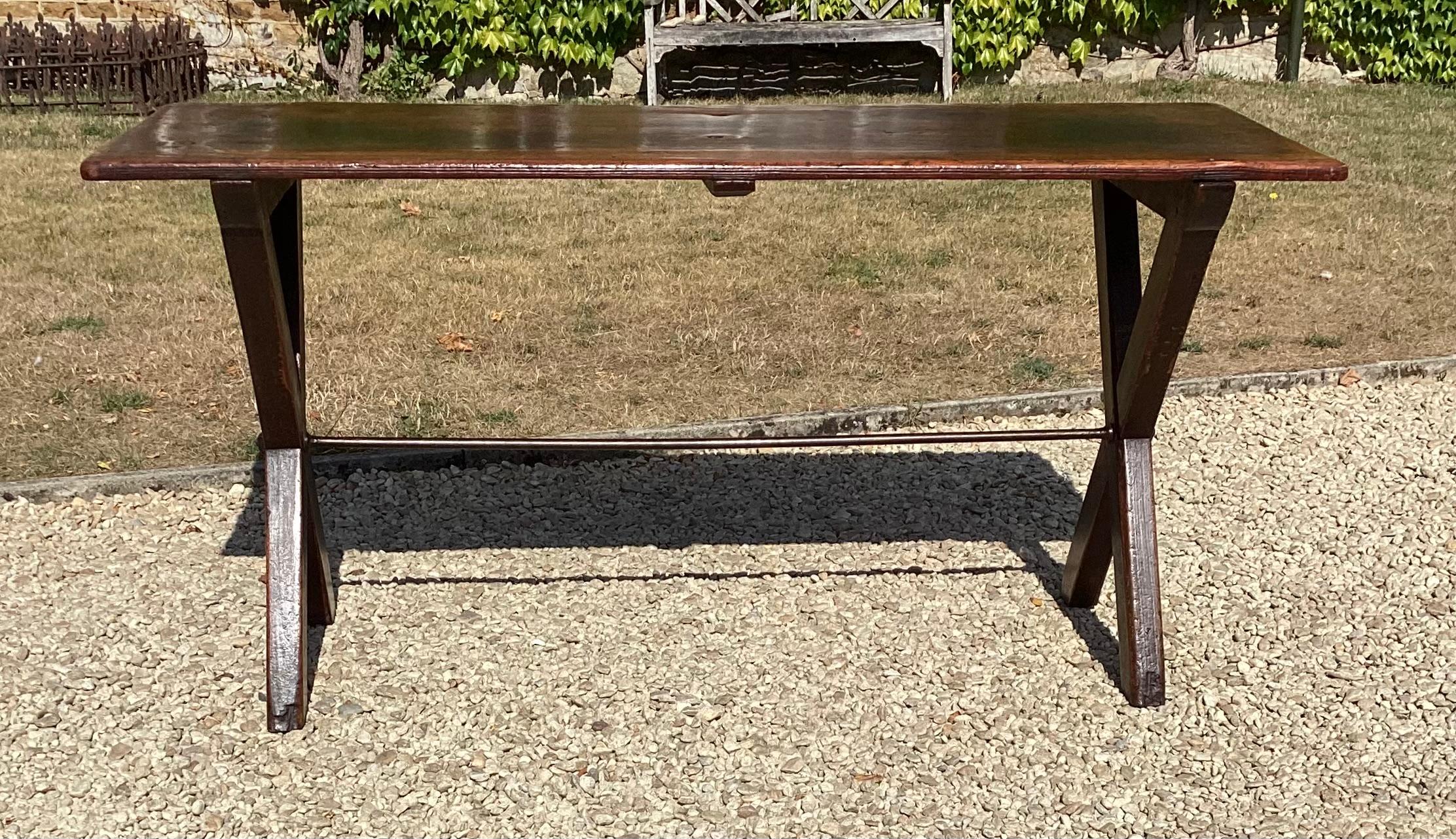 Early 19th Century Large Geo III Tavern table For Sale