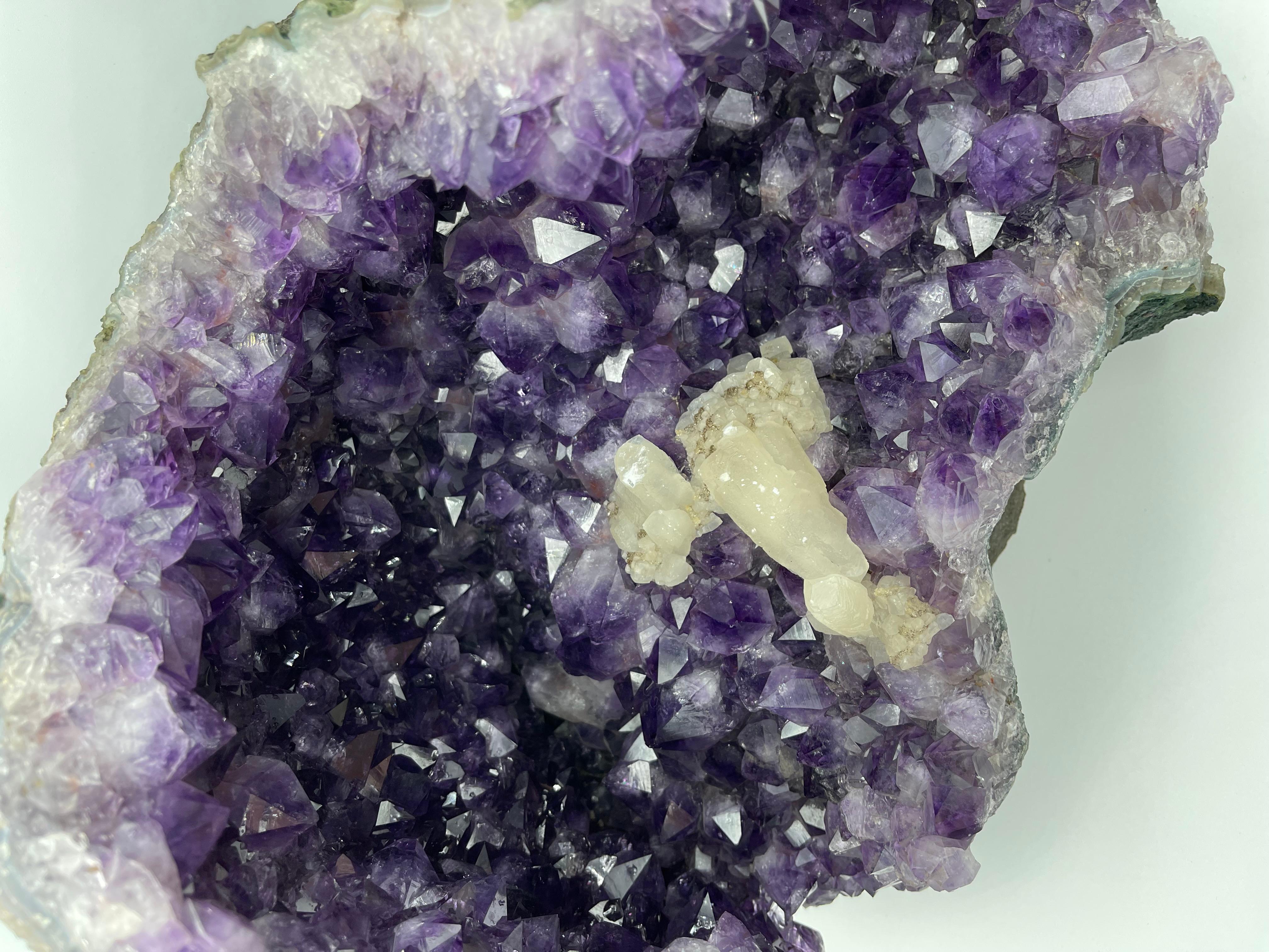 Amethyst Large geode amethyste with quartz from Morvan France 46lbs 21kg For Sale
