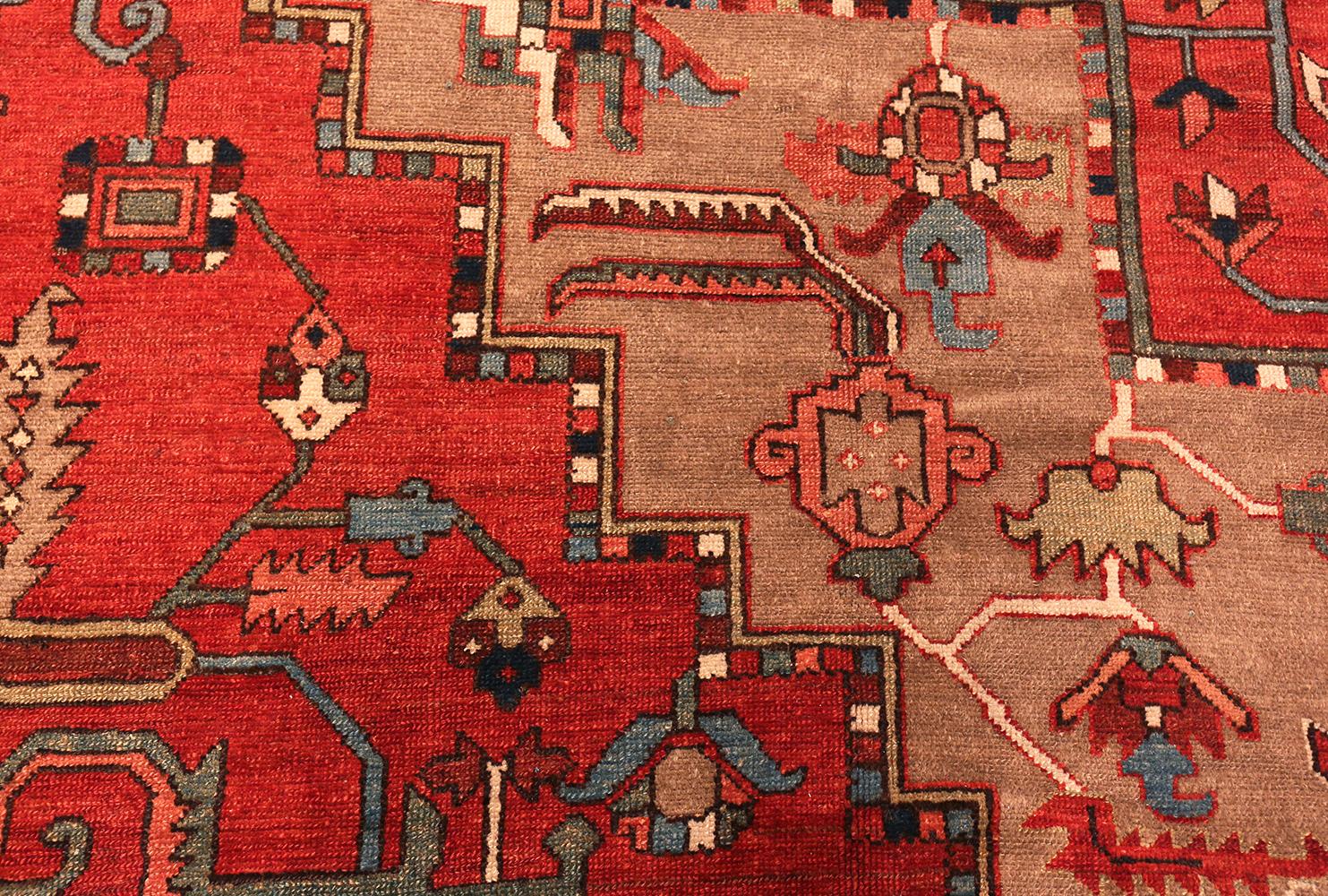 20th Century Antique Persian Serapi Rug. Size: 11 ft 6 in x 15 ft For Sale