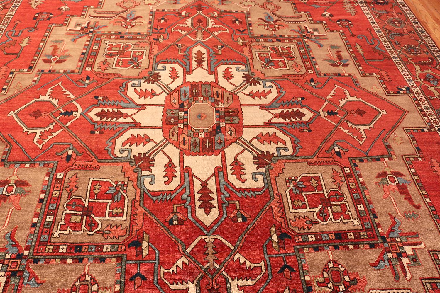 Wool Antique Persian Serapi Rug. Size: 11 ft 6 in x 15 ft For Sale