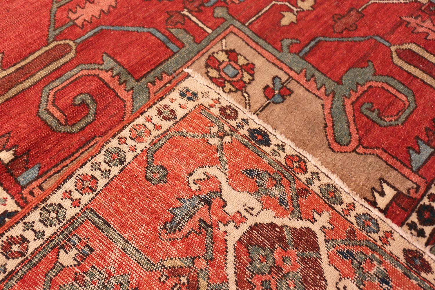 Antique Persian Serapi Rug. Size: 11 ft 6 in x 15 ft For Sale 2