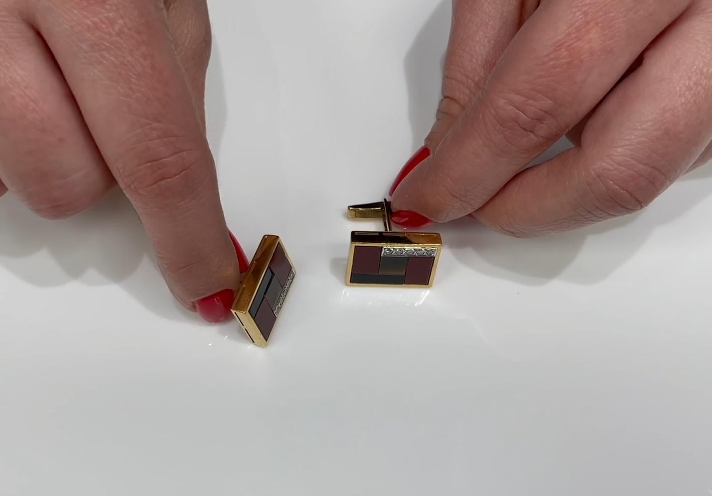 Gemelli geometrici grandi in diaspro, onice nero e occhio di tigre in oro 18 carati in vendita 3