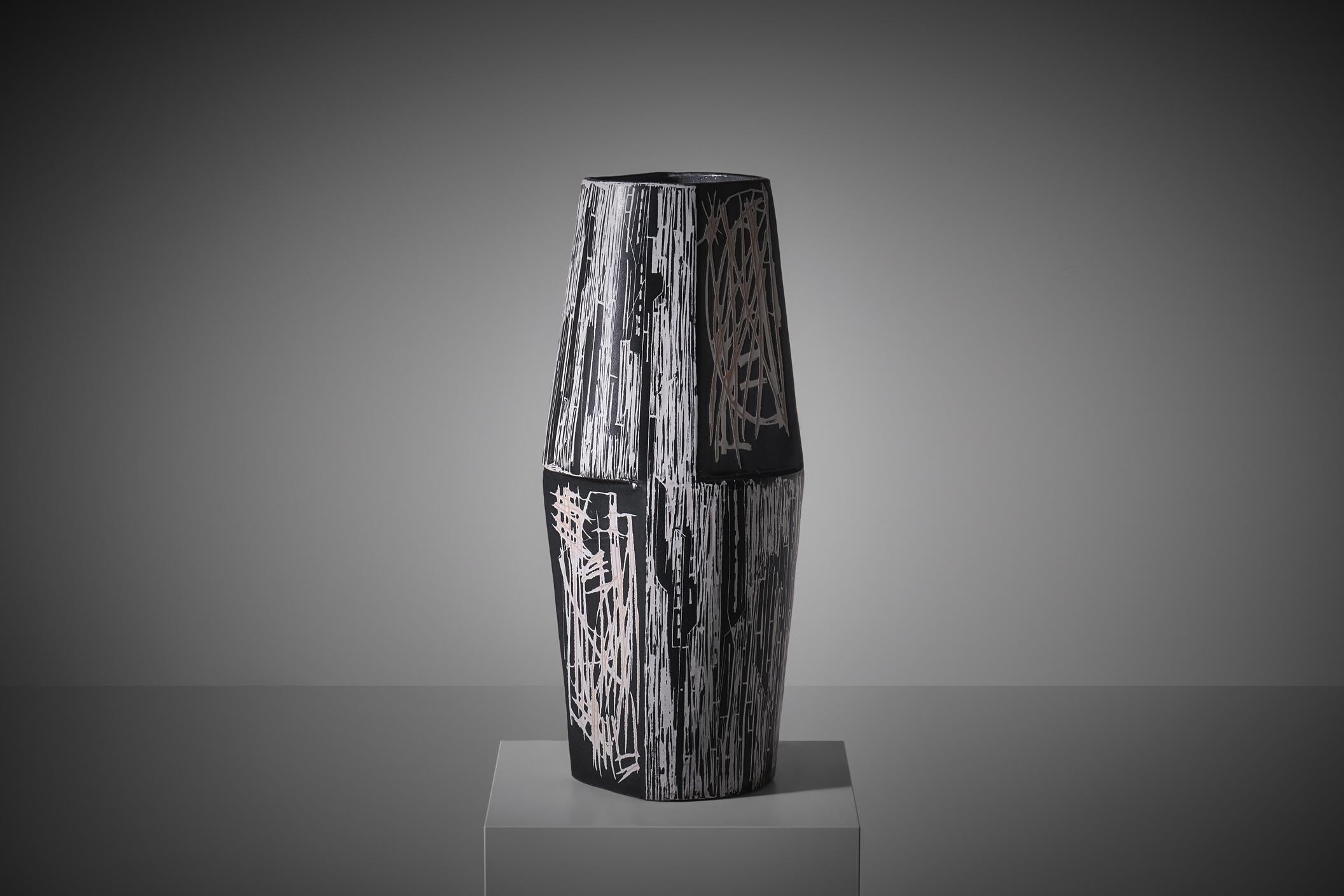 Italian Large Geometric shaped ceramic vase by Victor Cerrato, Italy 1960s For Sale