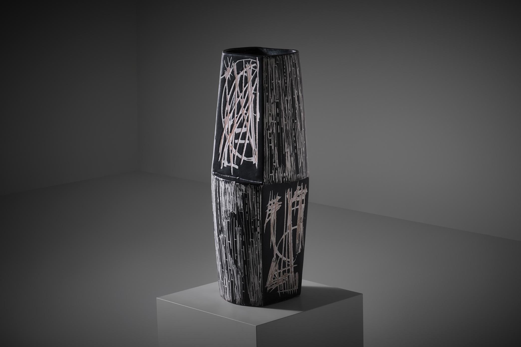 Mid-20th Century Large Geometric shaped ceramic vase by Victor Cerrato, Italy 1960s For Sale