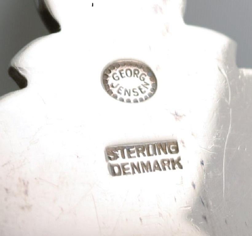 Large Georg Jensen Acorn Salad Fork in Sterling Silver In Excellent Condition For Sale In Copenhagen, DK