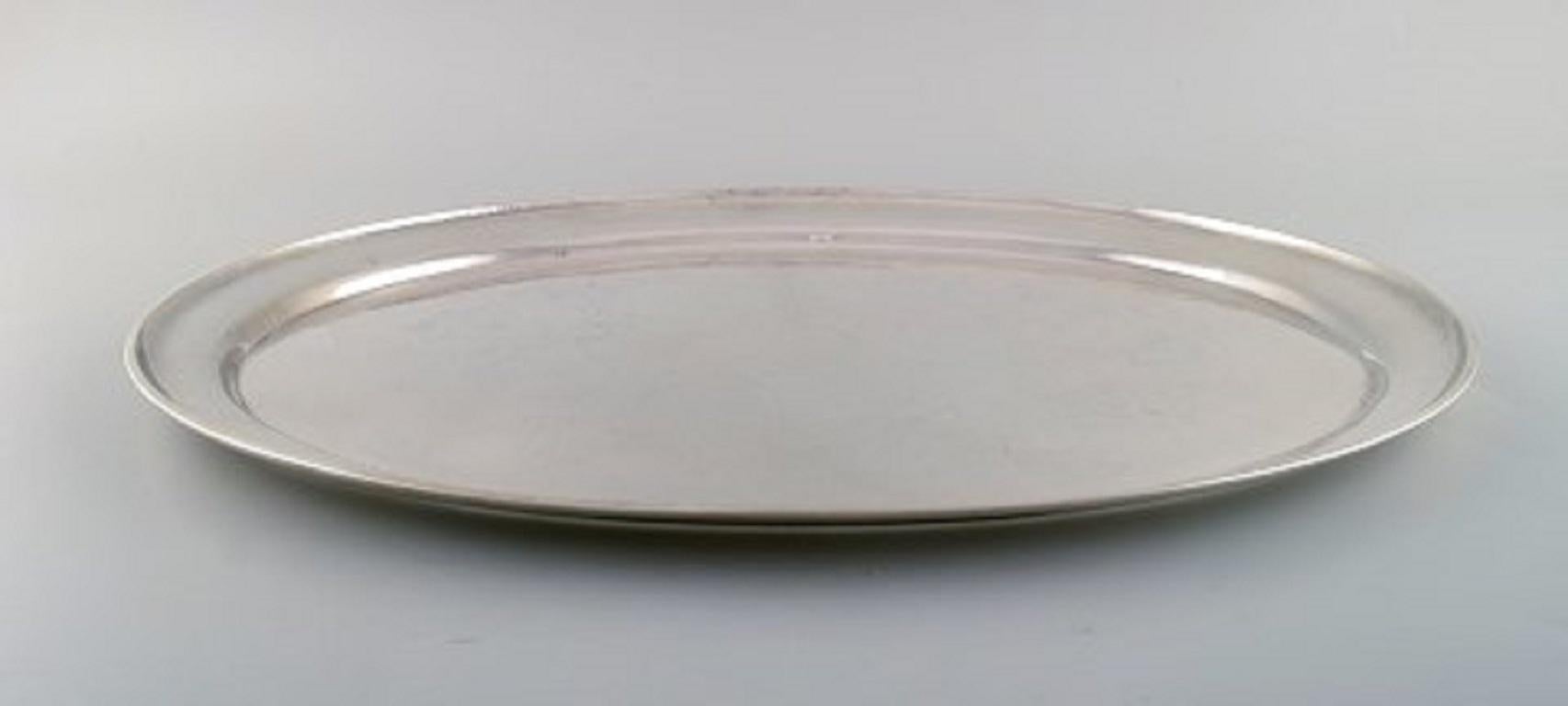 Large Georg Jensen serving tray in sterling silver.
Measures: 45 x 34.5 cm.
In very good condition.
Stamped.