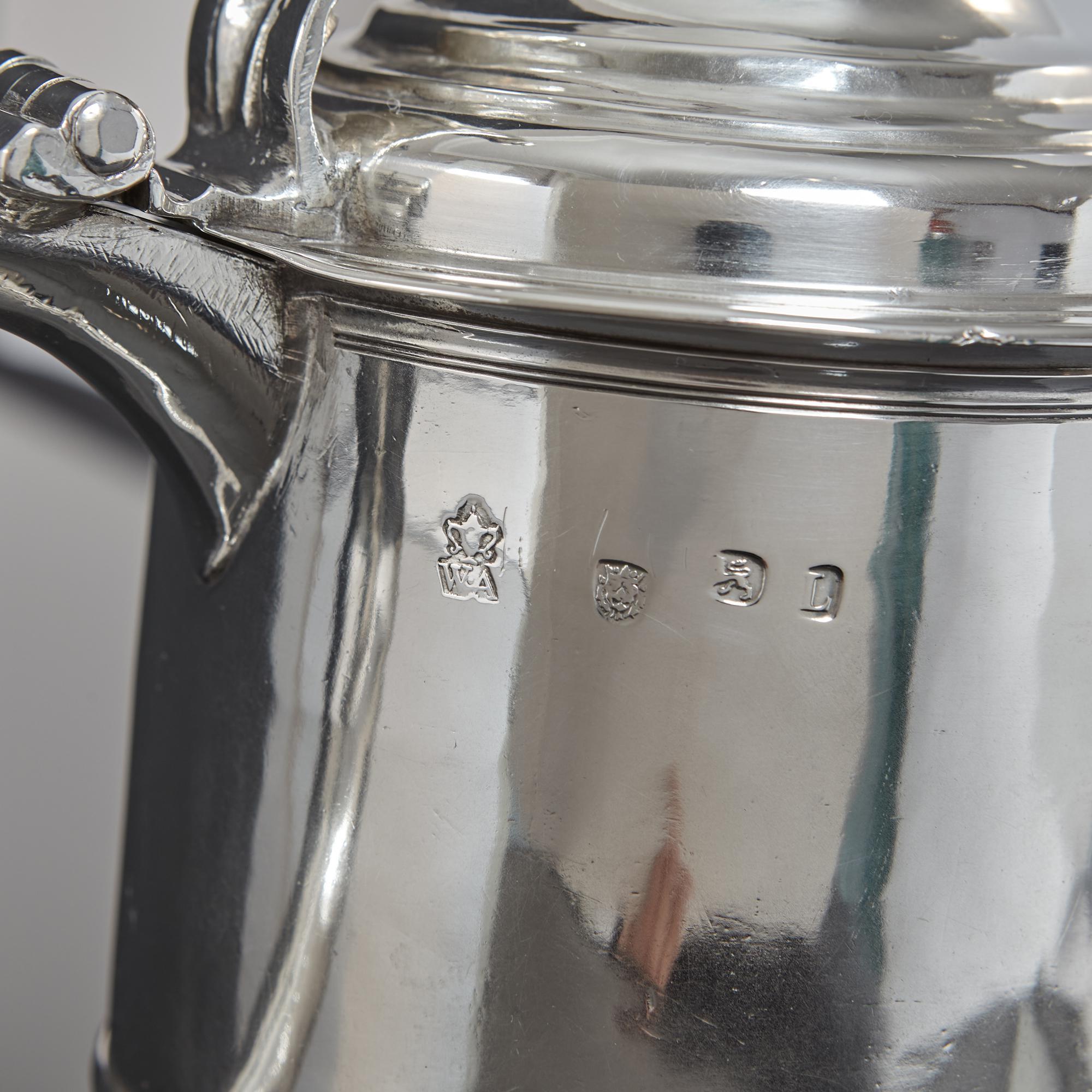 Großer George I Krug aus Sterlingsilber von William Atkinson (Frühes 18. Jahrhundert) im Angebot