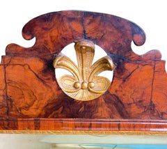 Specchio da parete George Large II in noce e dorato