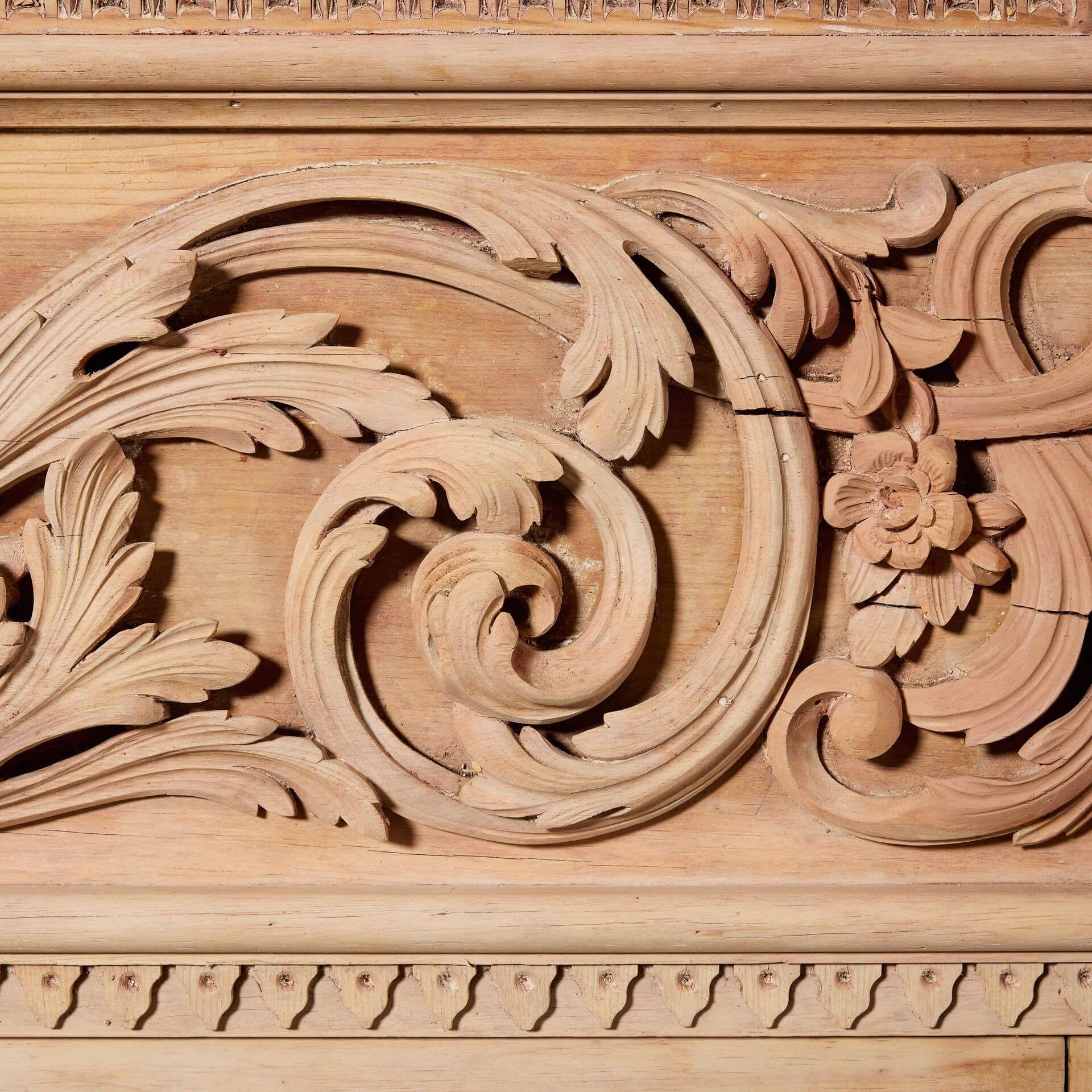 Grande cheminée en bois sculptée George III État moyen - En vente à Wormelow, Herefordshire