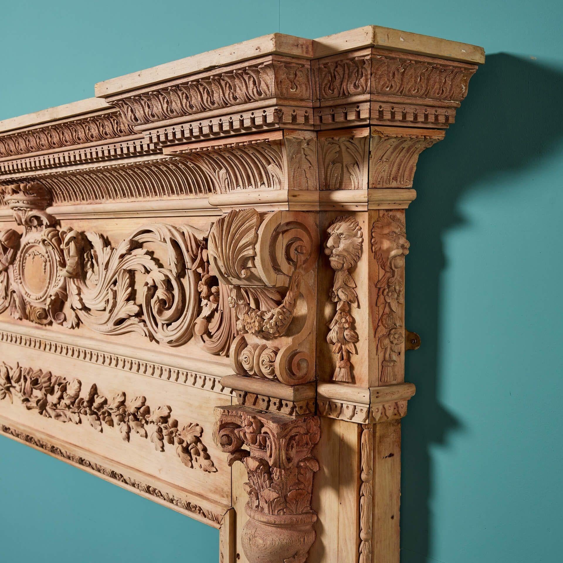 XIXe siècle Grande cheminée en bois sculptée George III en vente
