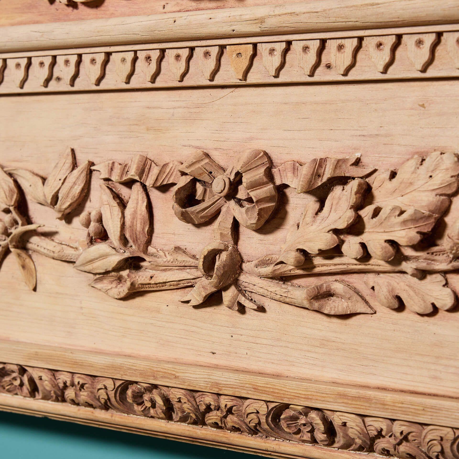 Chêne Grande cheminée en bois sculptée George III en vente