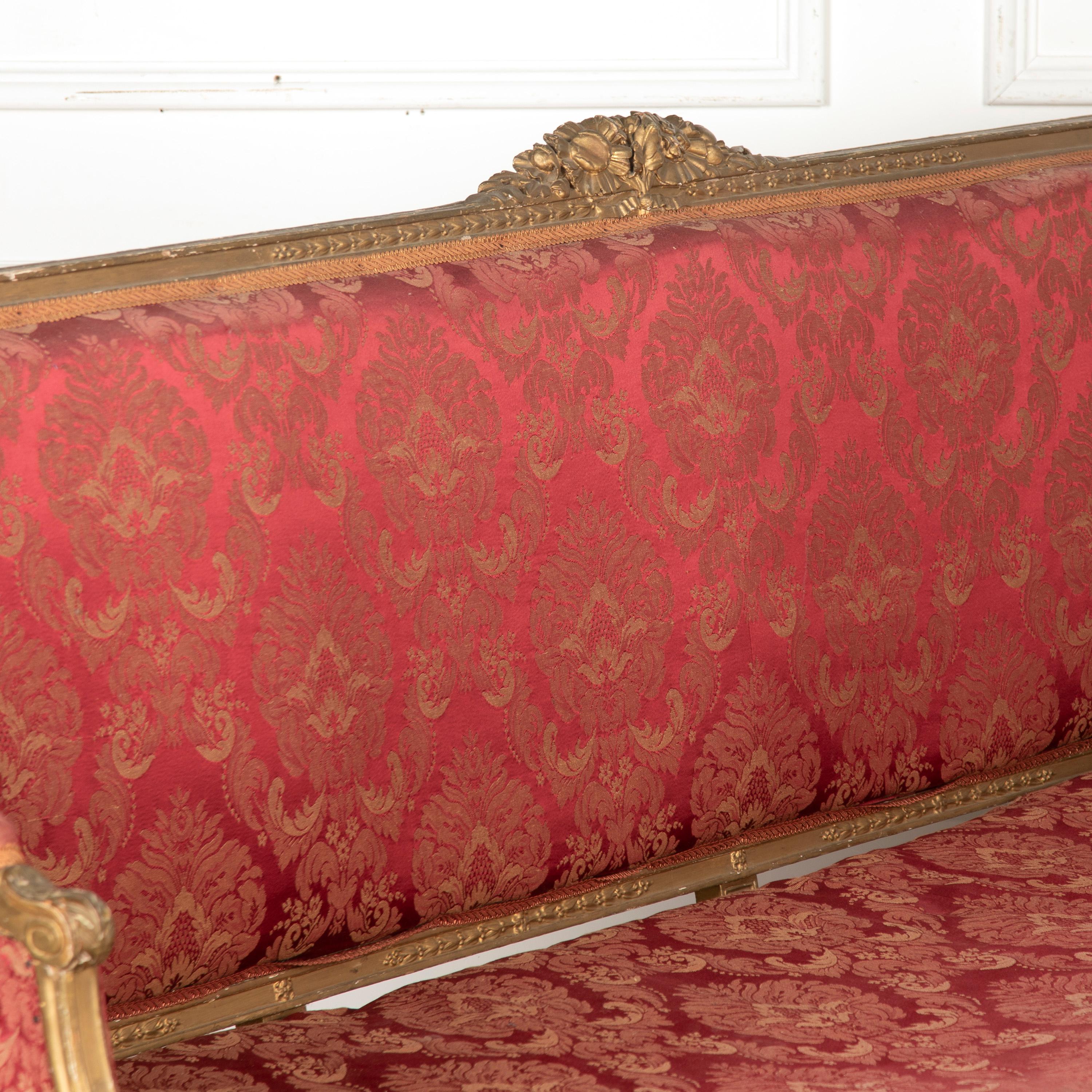 Large George III Giltwood Sofa In Good Condition For Sale In Gloucestershire, GB