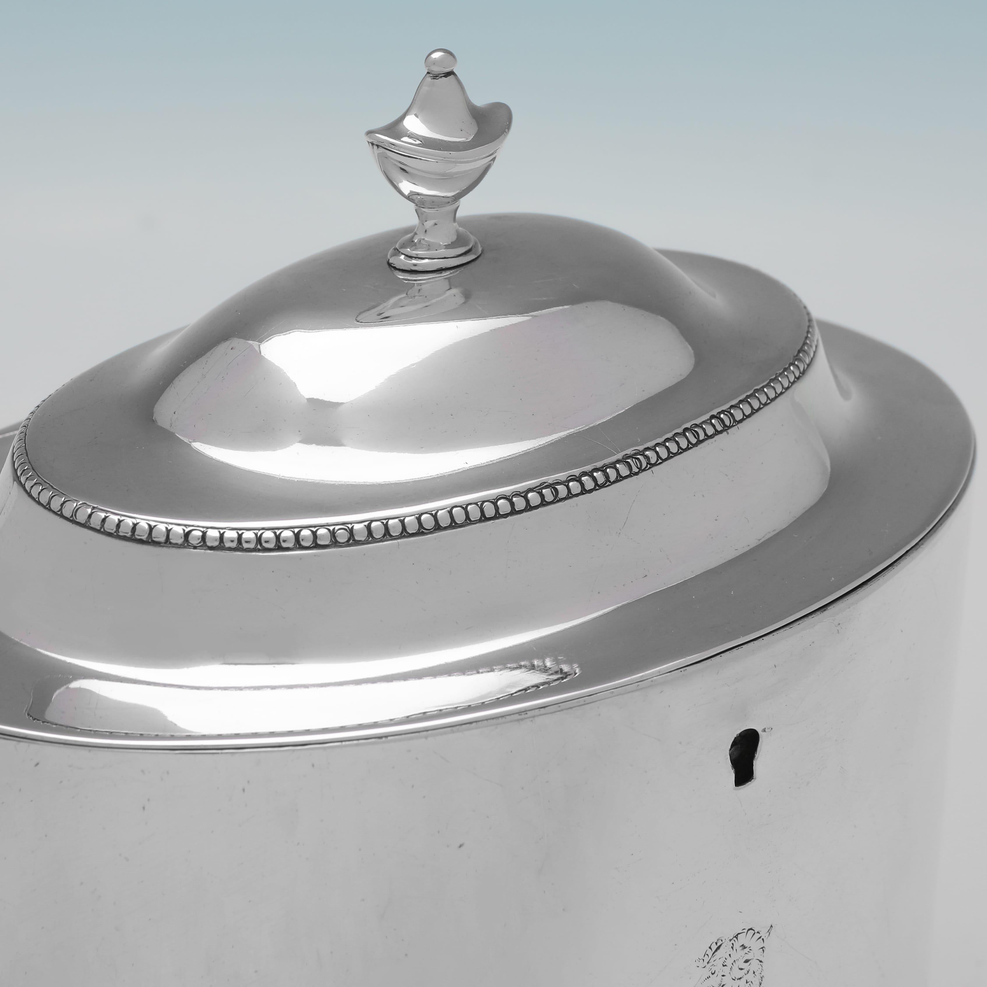 Gran caja de té de plata de ley de la época de Jorge III, fabricada en Londres en 1800 en Bueno estado para la venta en London, London