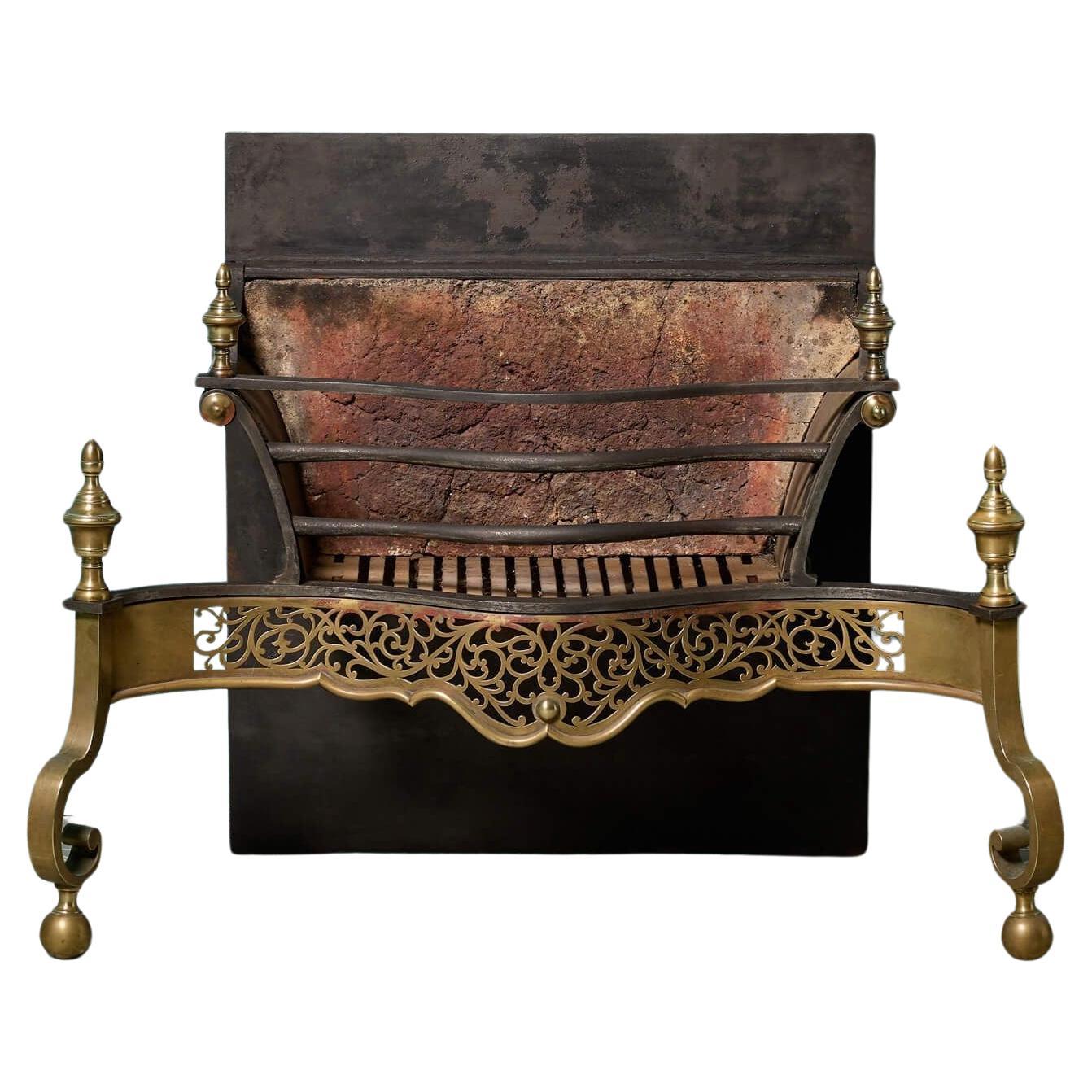 Grande grille de cheminée de style George III en fer et laiton en vente
