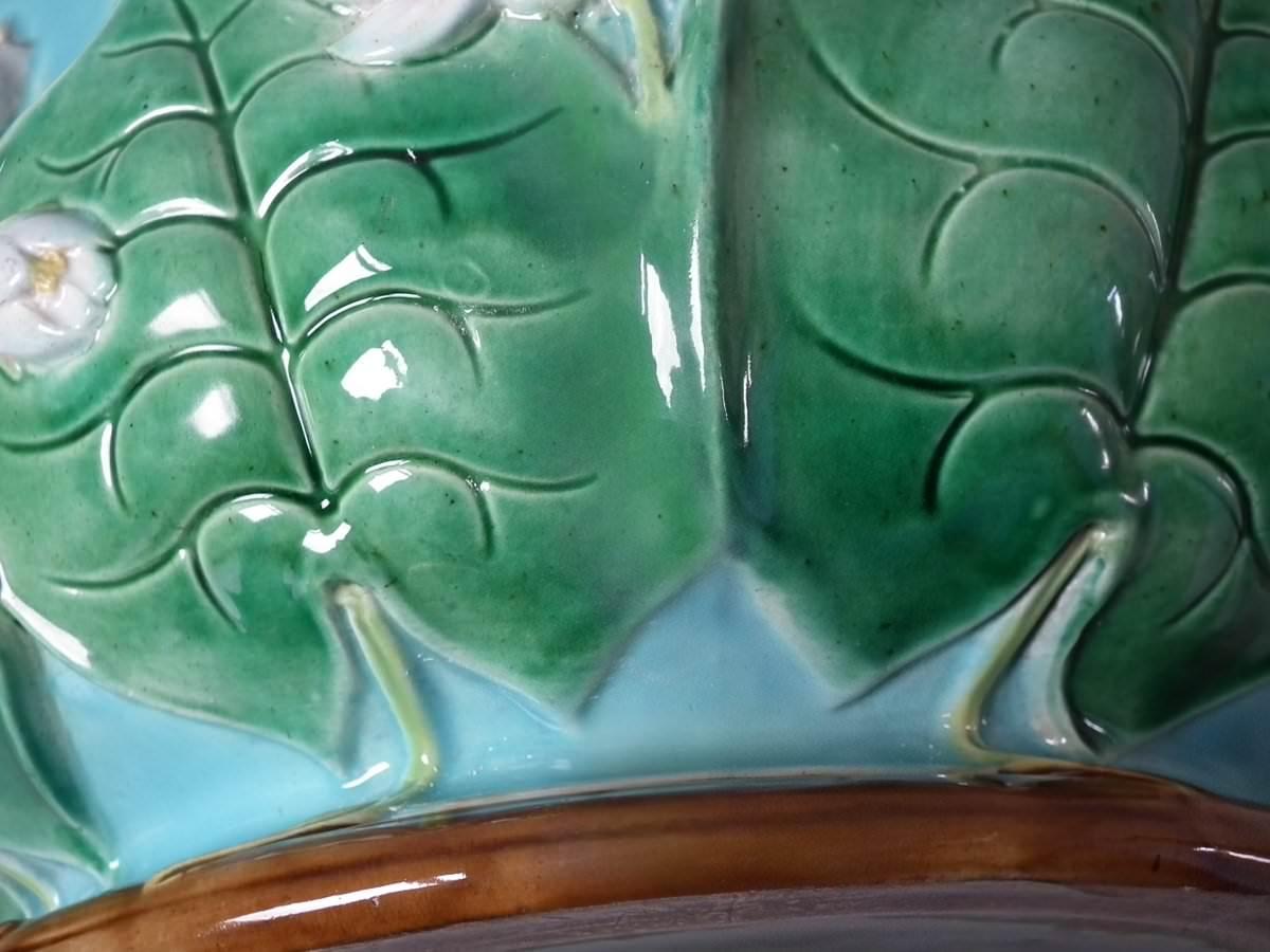 Large George Jones Majolica Bird and Pond Lily Jardinière 10