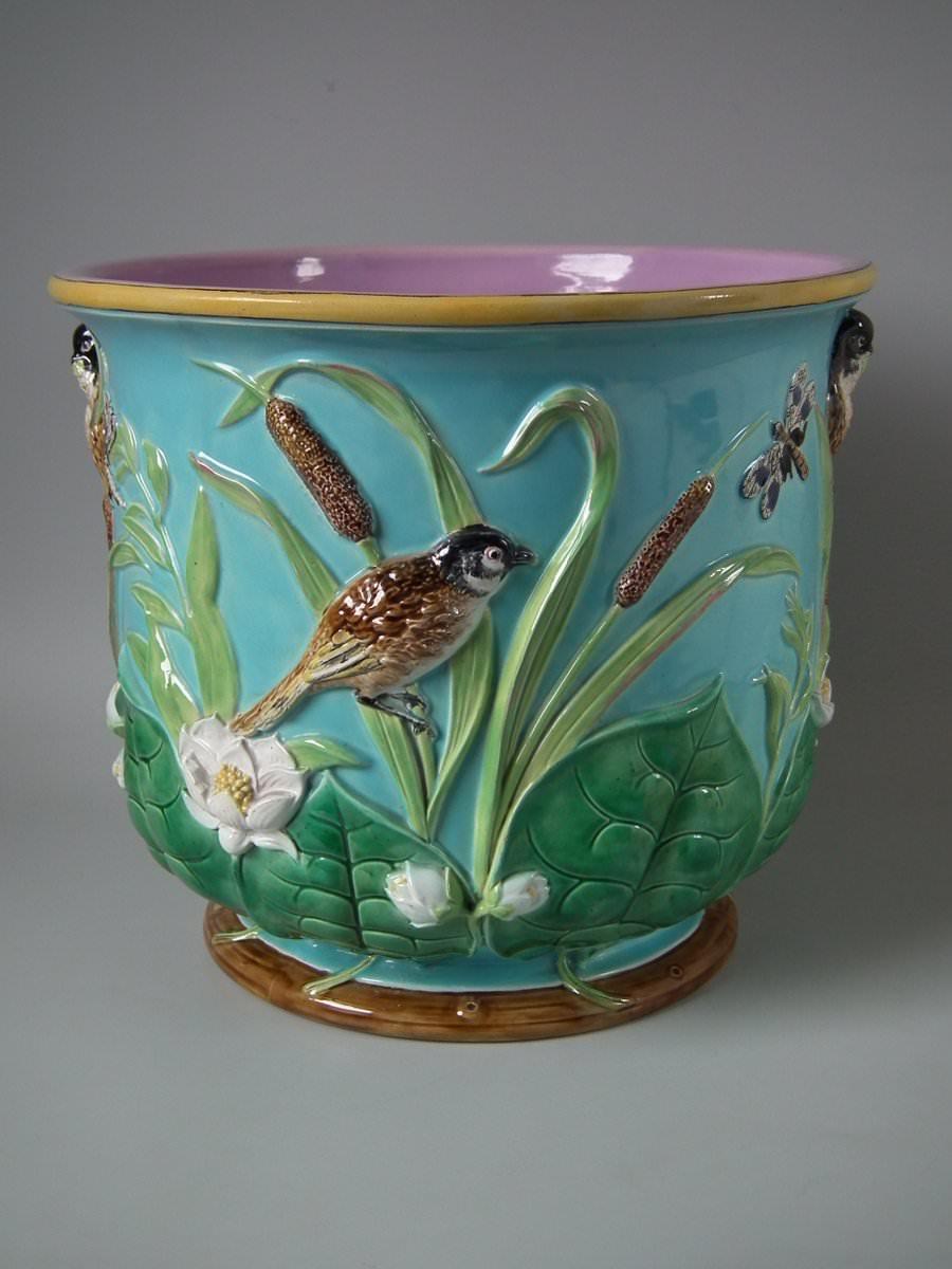 Large George Jones Majolica Bird and Pond Lily Jardinière In Good Condition In Chelmsford, Essex