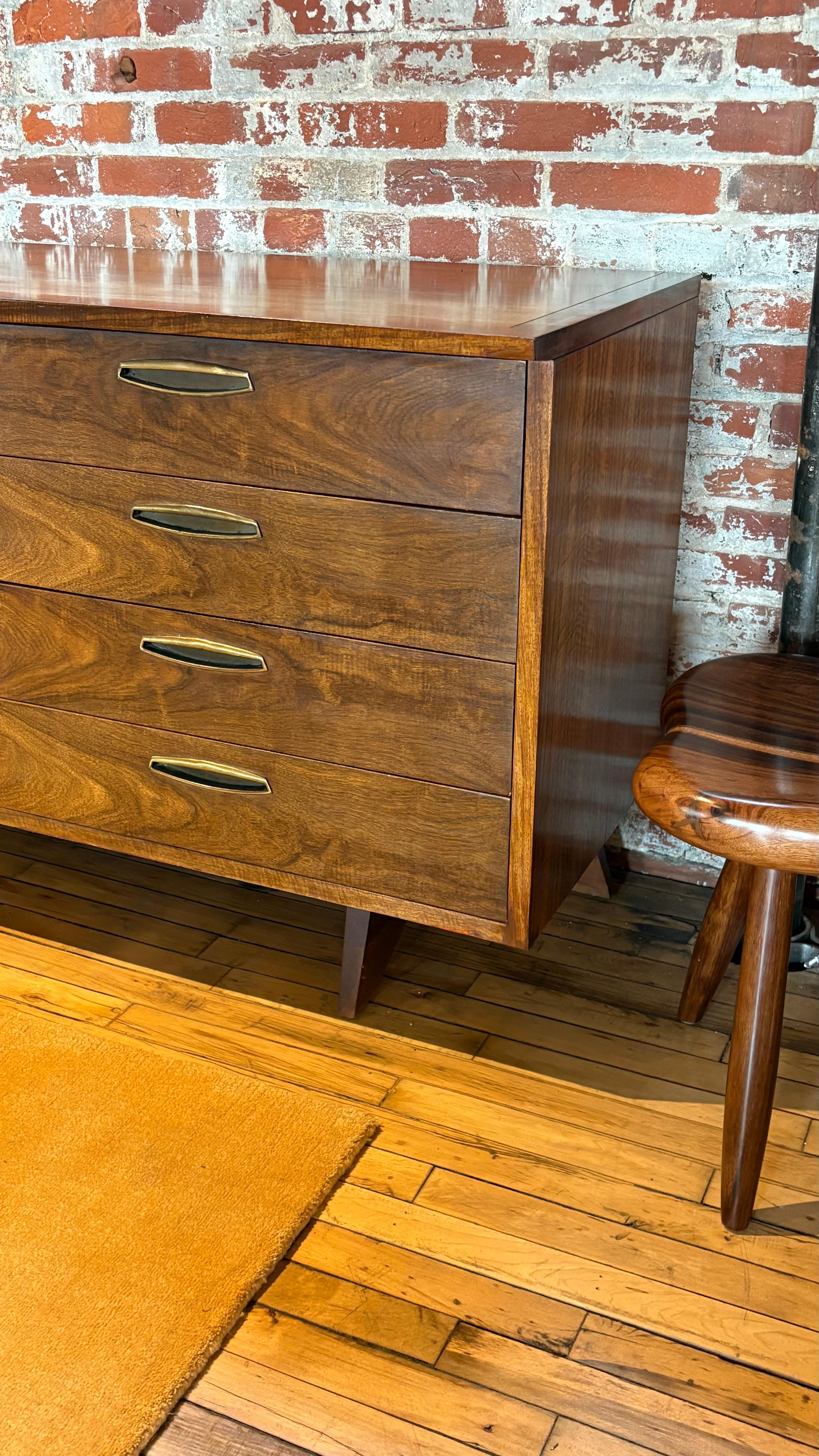 Comò a 12 cassetti George Nakashima Large per Widdicomb in vendita 5