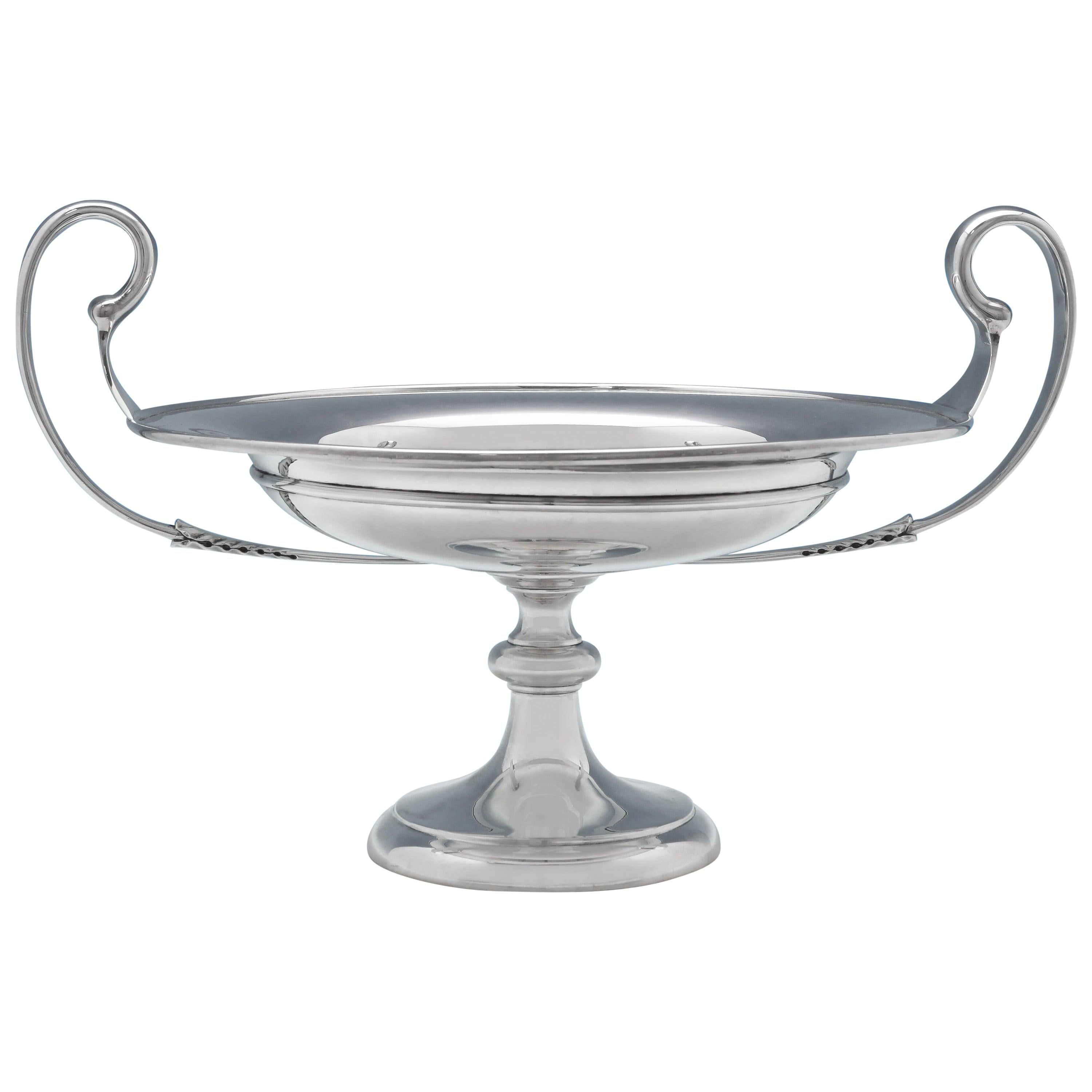 Large George V Sterling Silver Tazza by Pearce & Sons London, 1914 For Sale