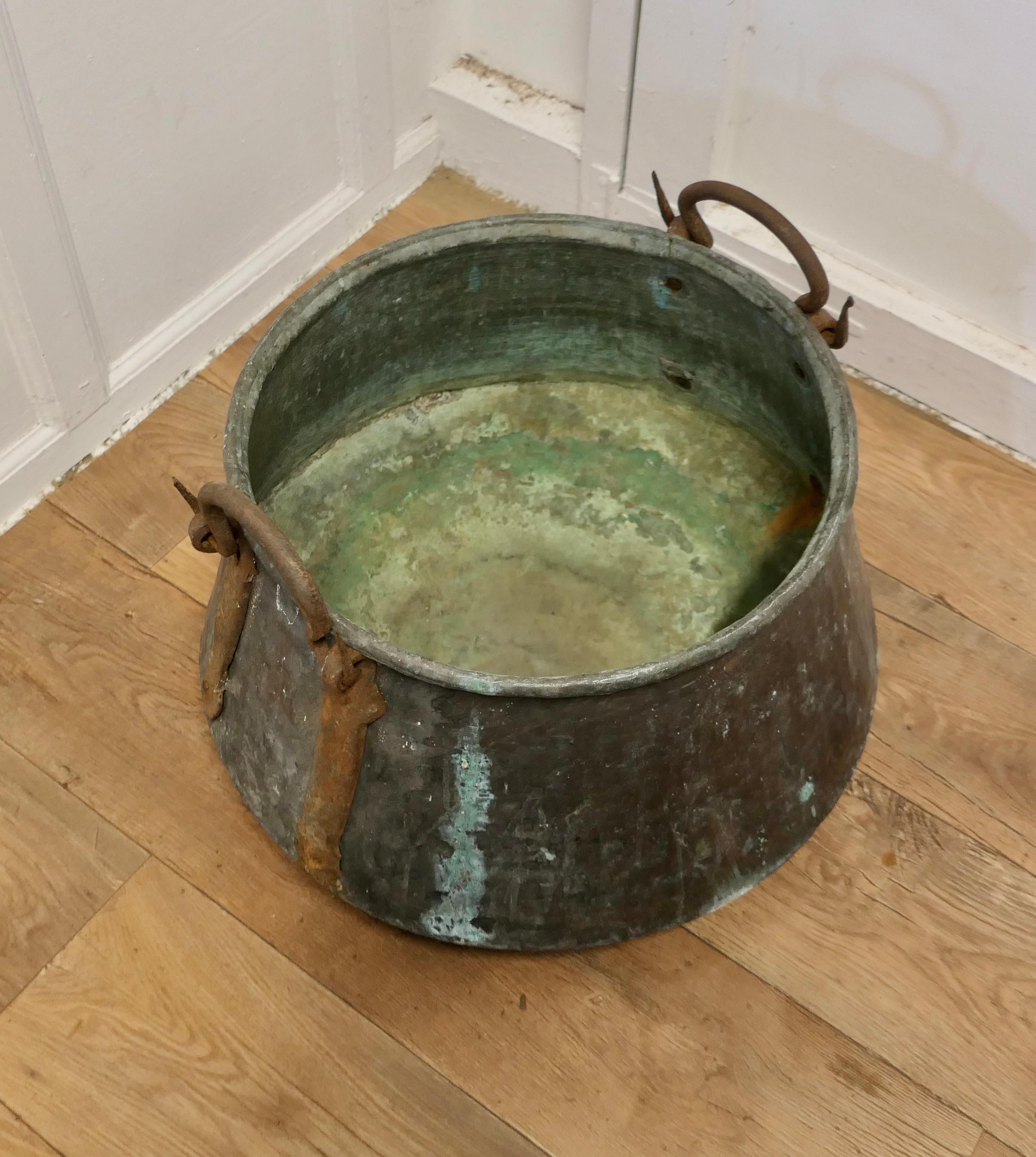 Early 19th Century Large Georgian Copper Cauldron or Log Bin     For Sale