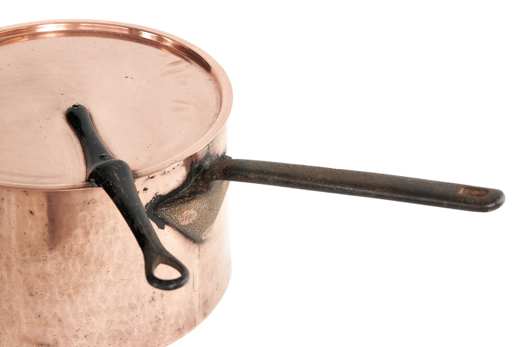 Hand-Crafted Large Georgian Copper Saucepan with Lid For Sale