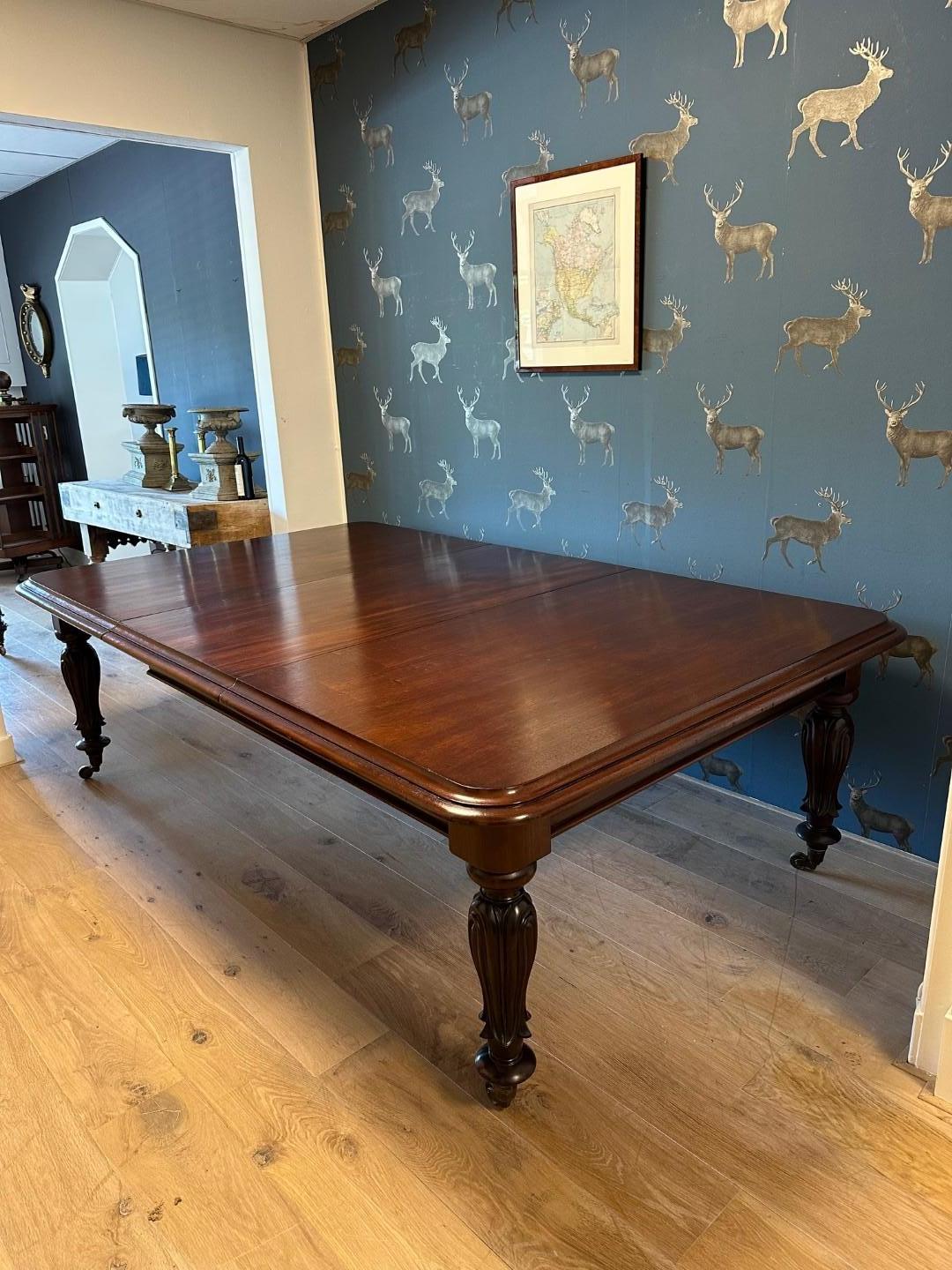 Large Georgian dining table en vente 9