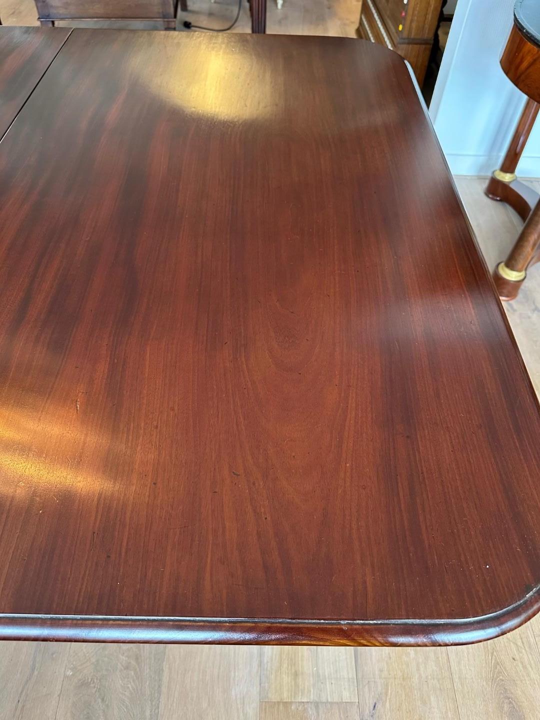 Early 19th Century Large Georgian dining table For Sale