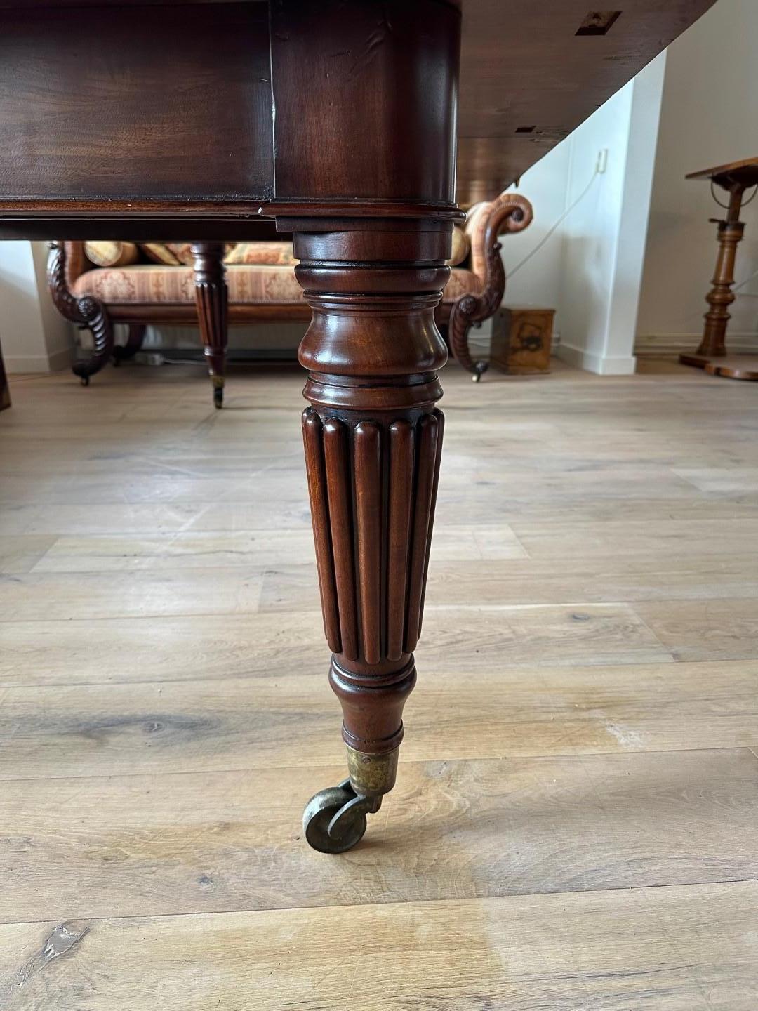 Large Georgian dining table For Sale 1