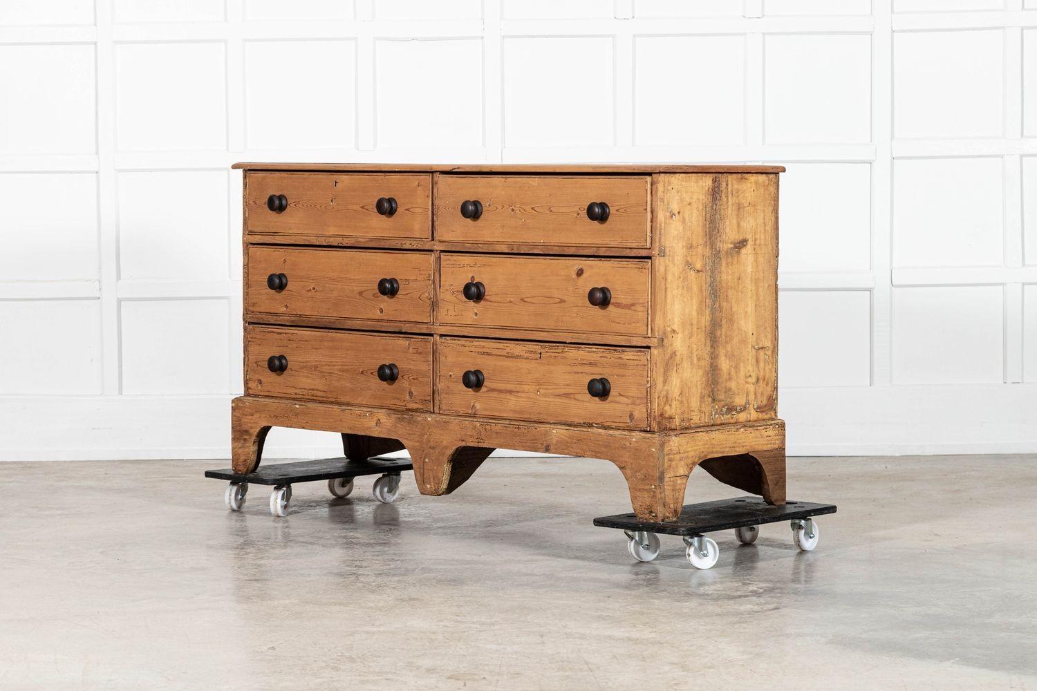Large Georgian English Pine Bank Drawers / Counter In Good Condition In Staffordshire, GB