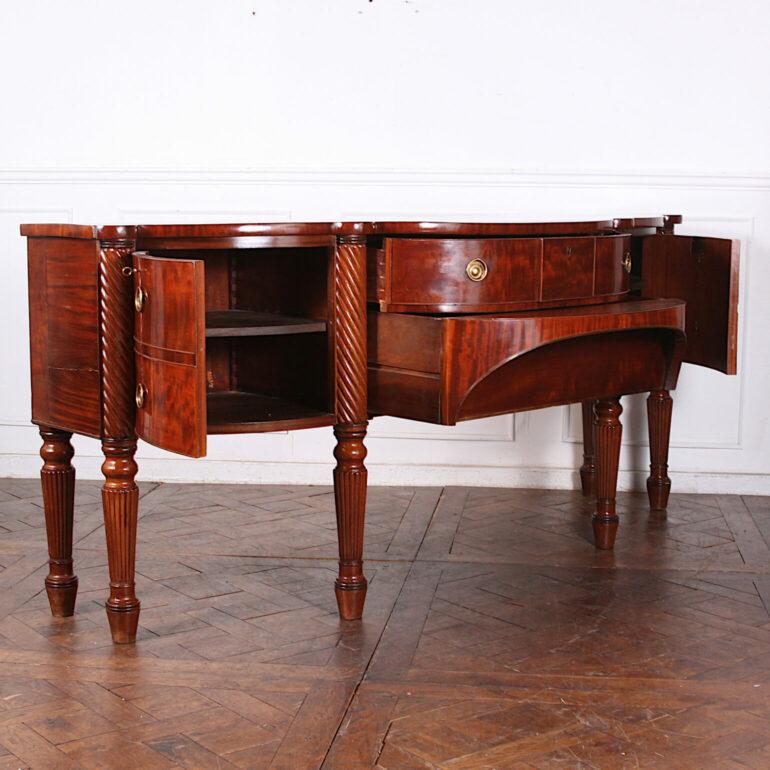 Large Georgian Flame Mahogany Sideboard In Good Condition In Vancouver, British Columbia