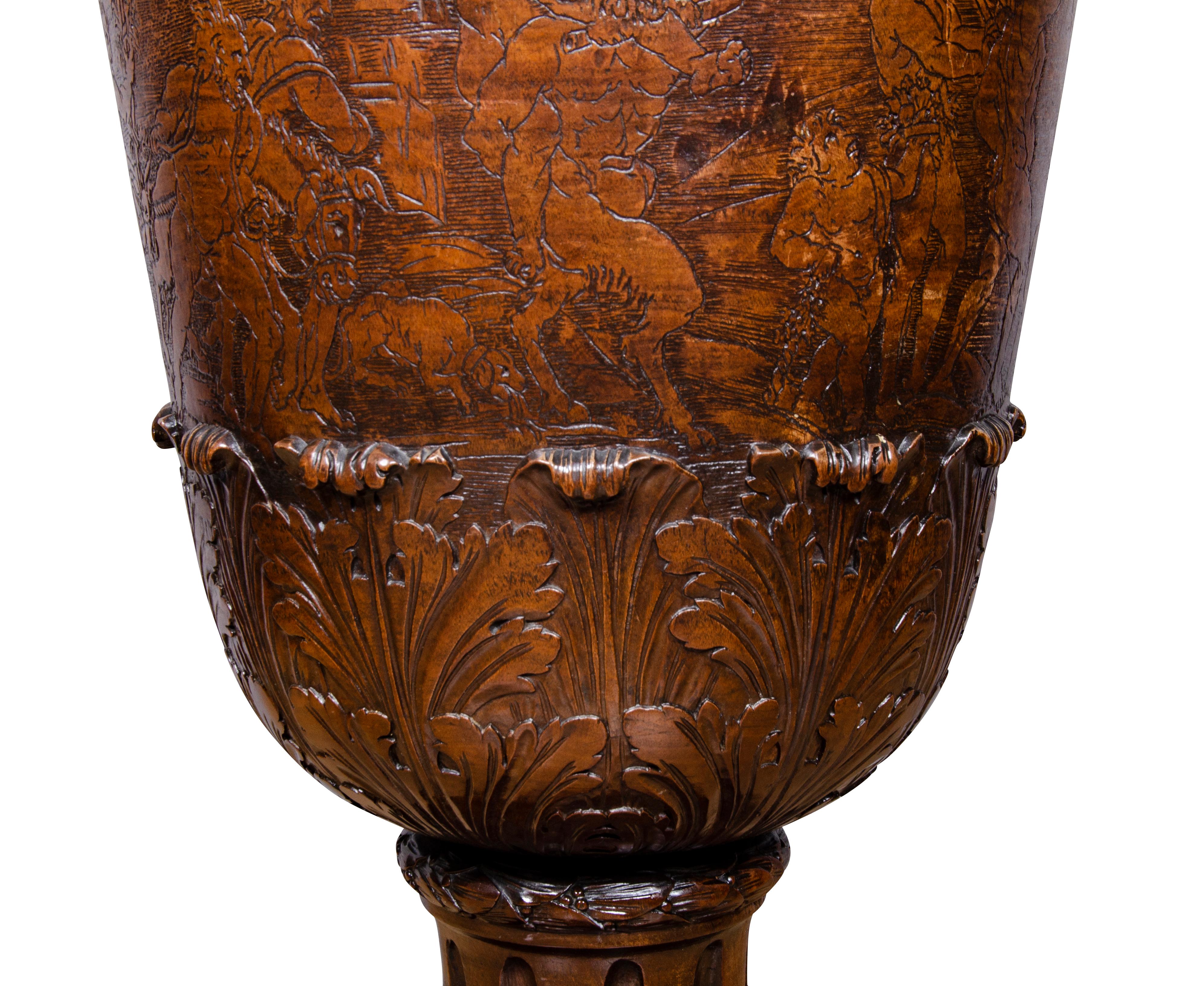 Large Georgian Mahogany Footed Urn In Good Condition For Sale In Essex, MA