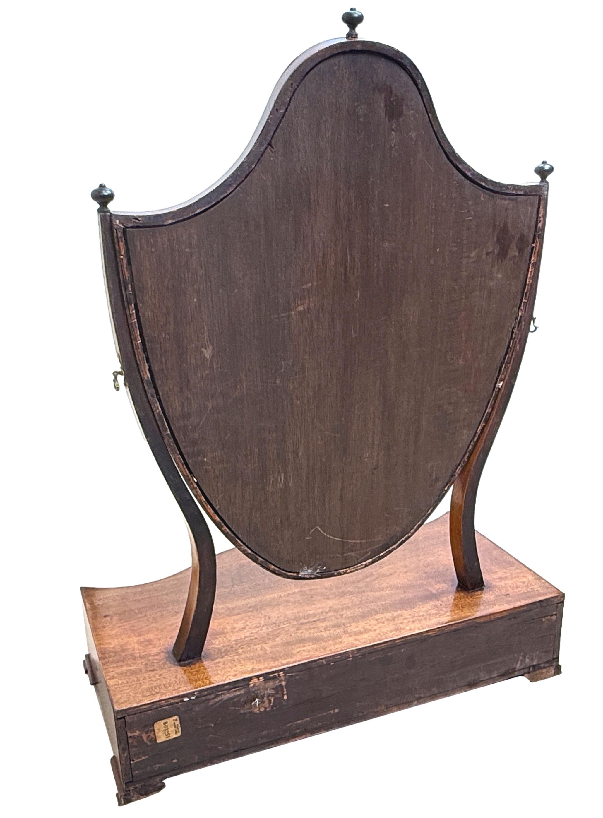 Large Georgian Mahogany Serpentine Dressing Table Mirror en venta 4
