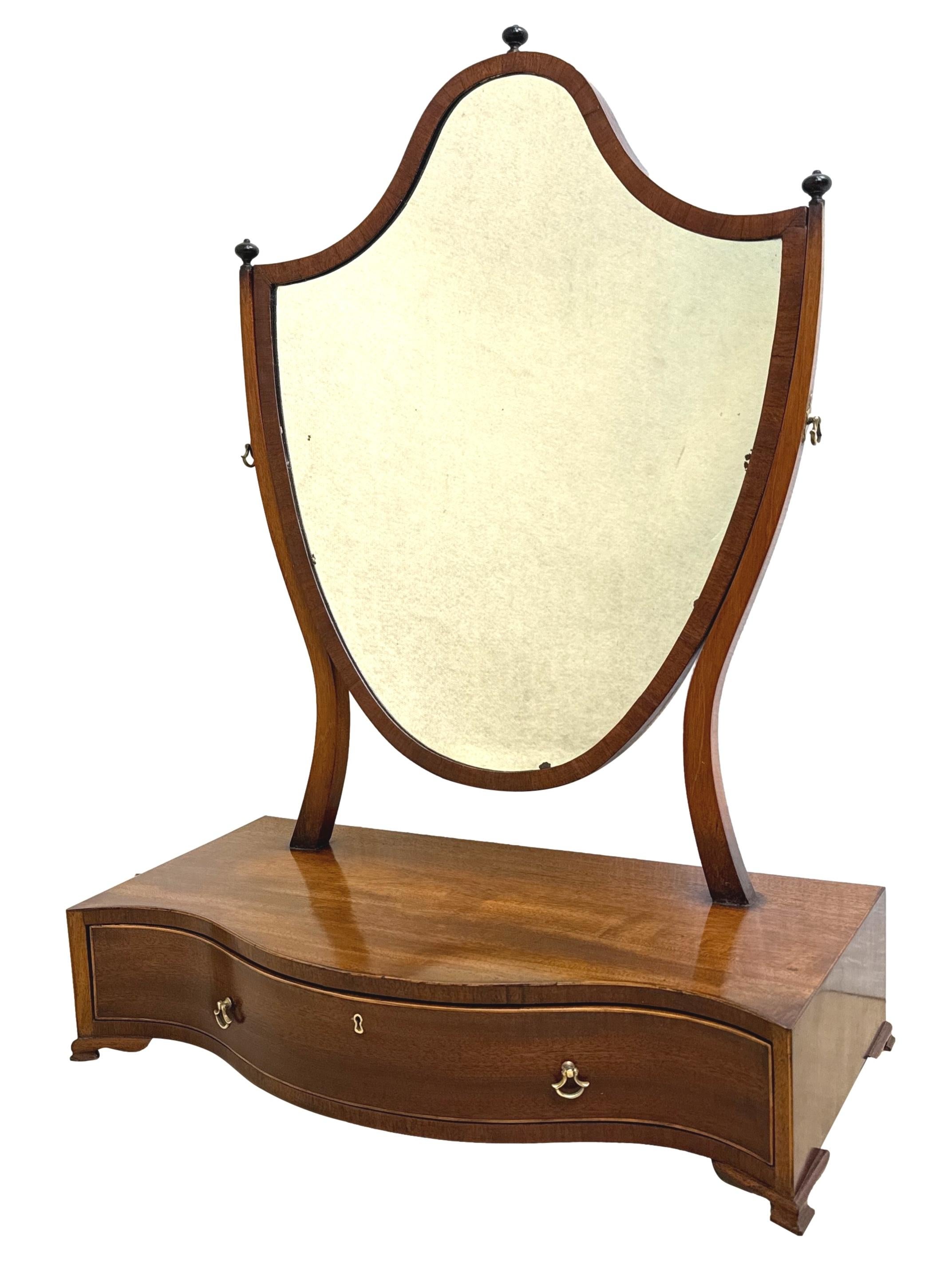 Large Georgian Mahogany Serpentine Dressing Table Mirror en venta 5