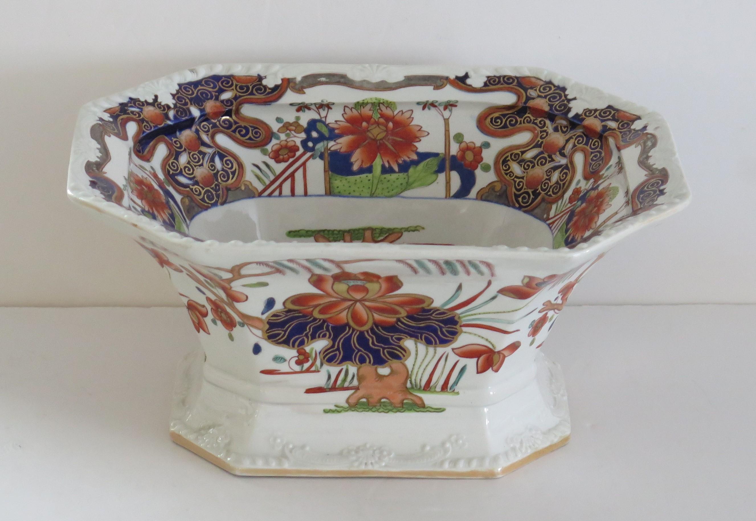 Large Georgian Masons Ironstone Serving Bowl in Rare Water Lily & Willow Pattern In Good Condition In Lincoln, Lincolnshire
