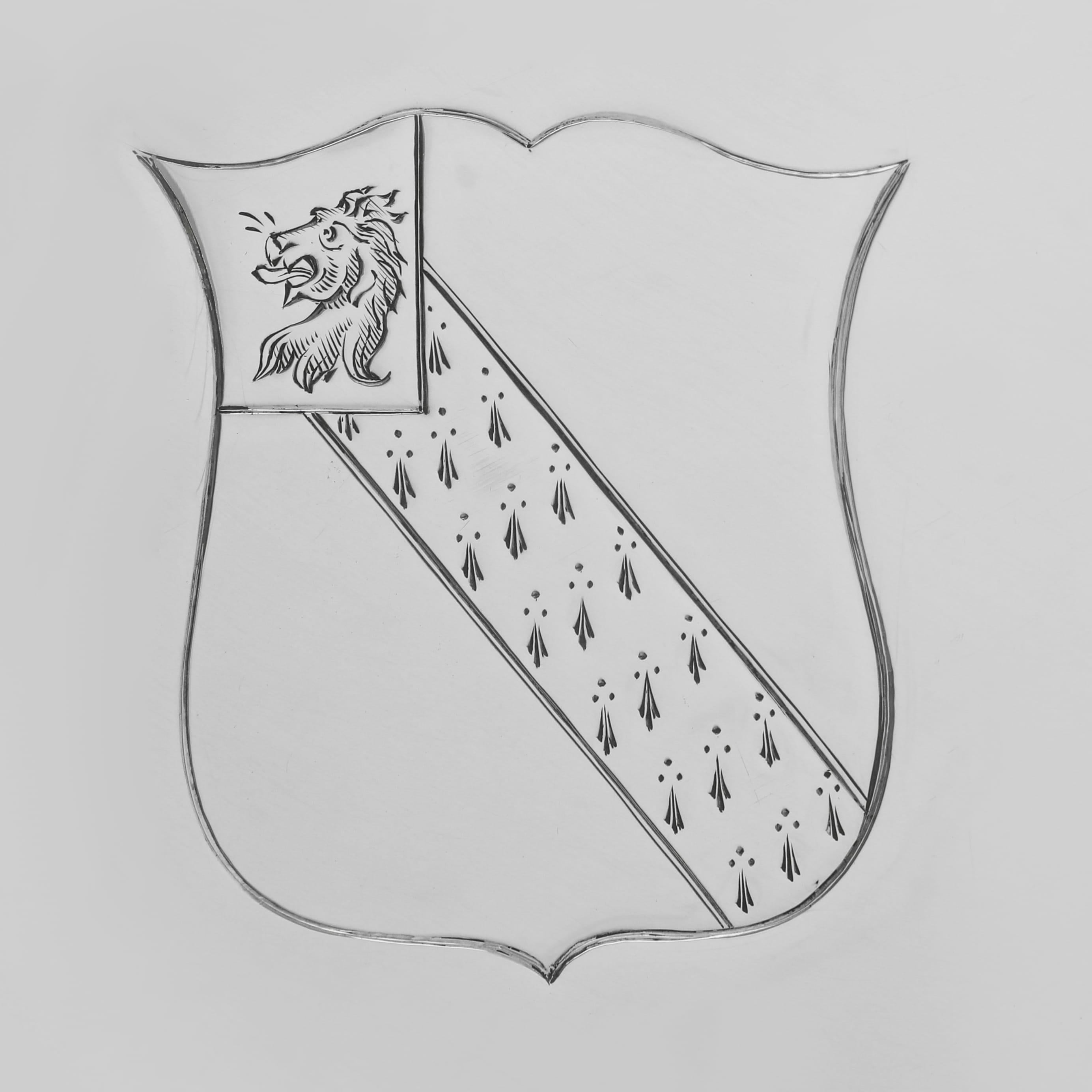 Grand saloir géorgien en argent massif - 16,25 pouces de diamètre - fabriqué en 1792 Bon état - En vente à London, London