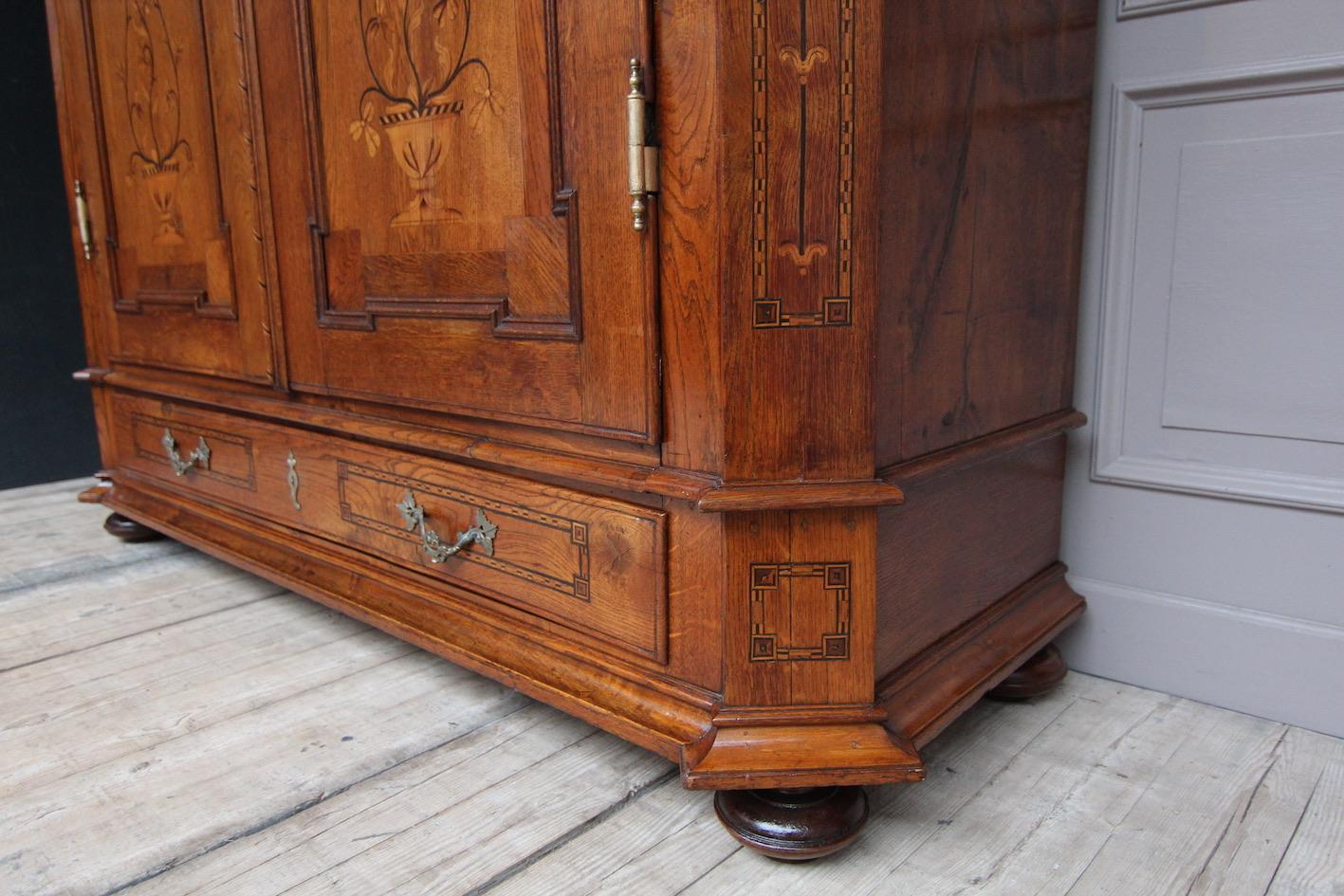 Large German 19th Century Oak Cabinet with Marquetry 4