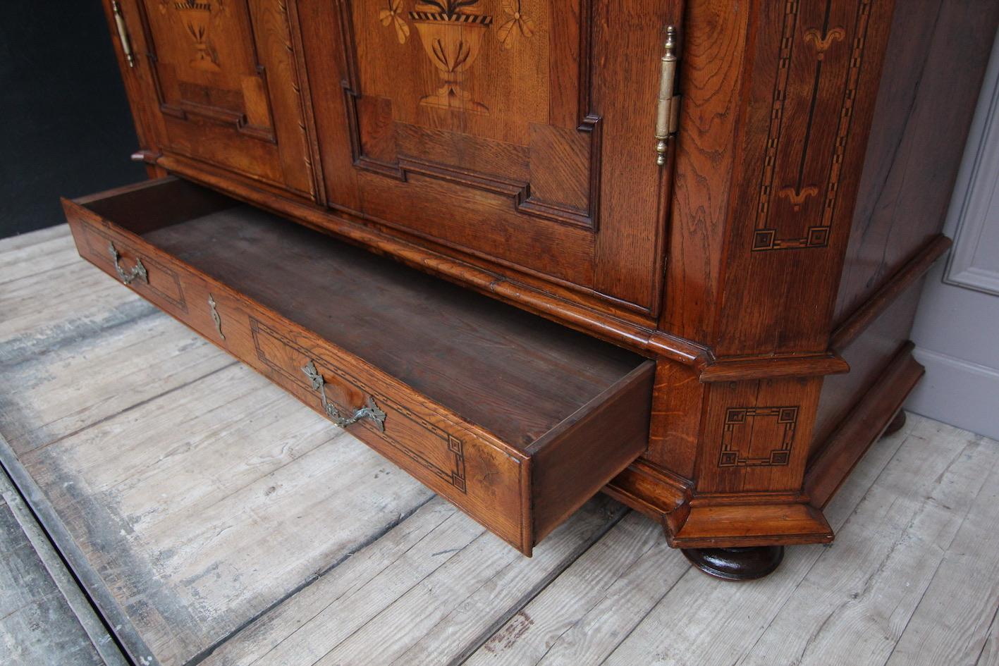 Large German 19th Century Oak Cabinet with Marquetry 5