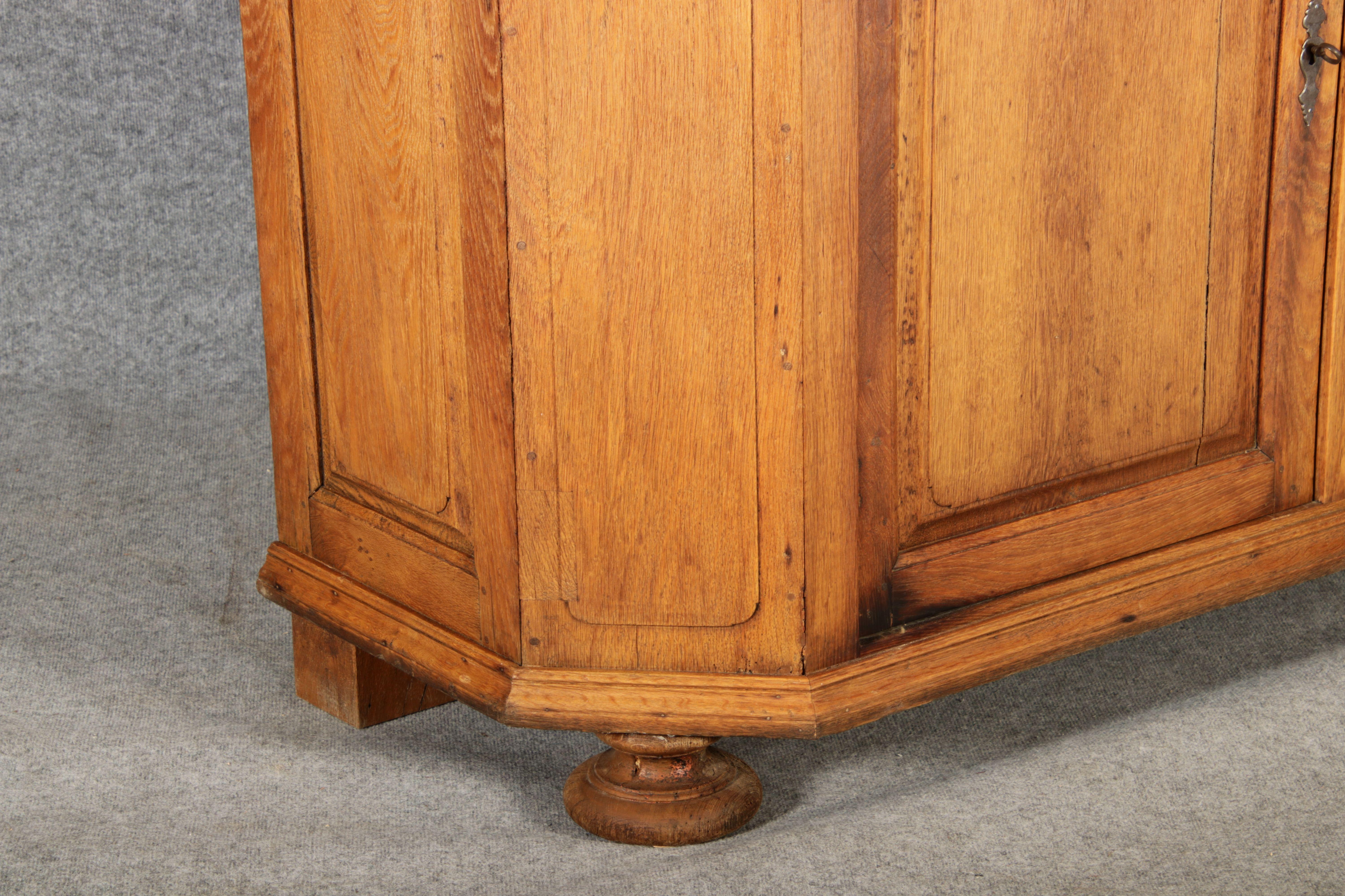 Large German Baroque Countertop Cabinet 18th Century Oak 7