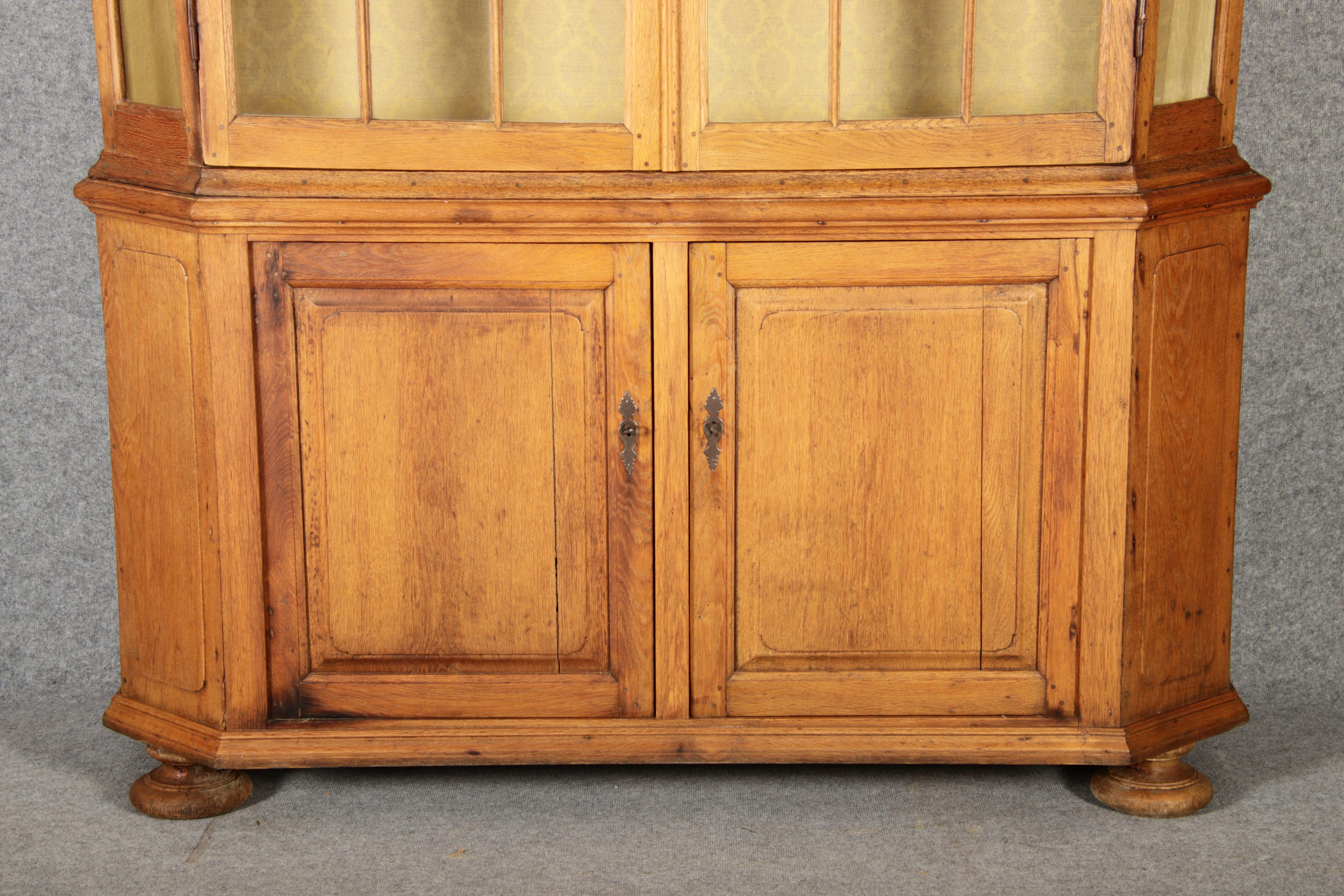 Large German Baroque Countertop Cabinet 18th Century Oak 3