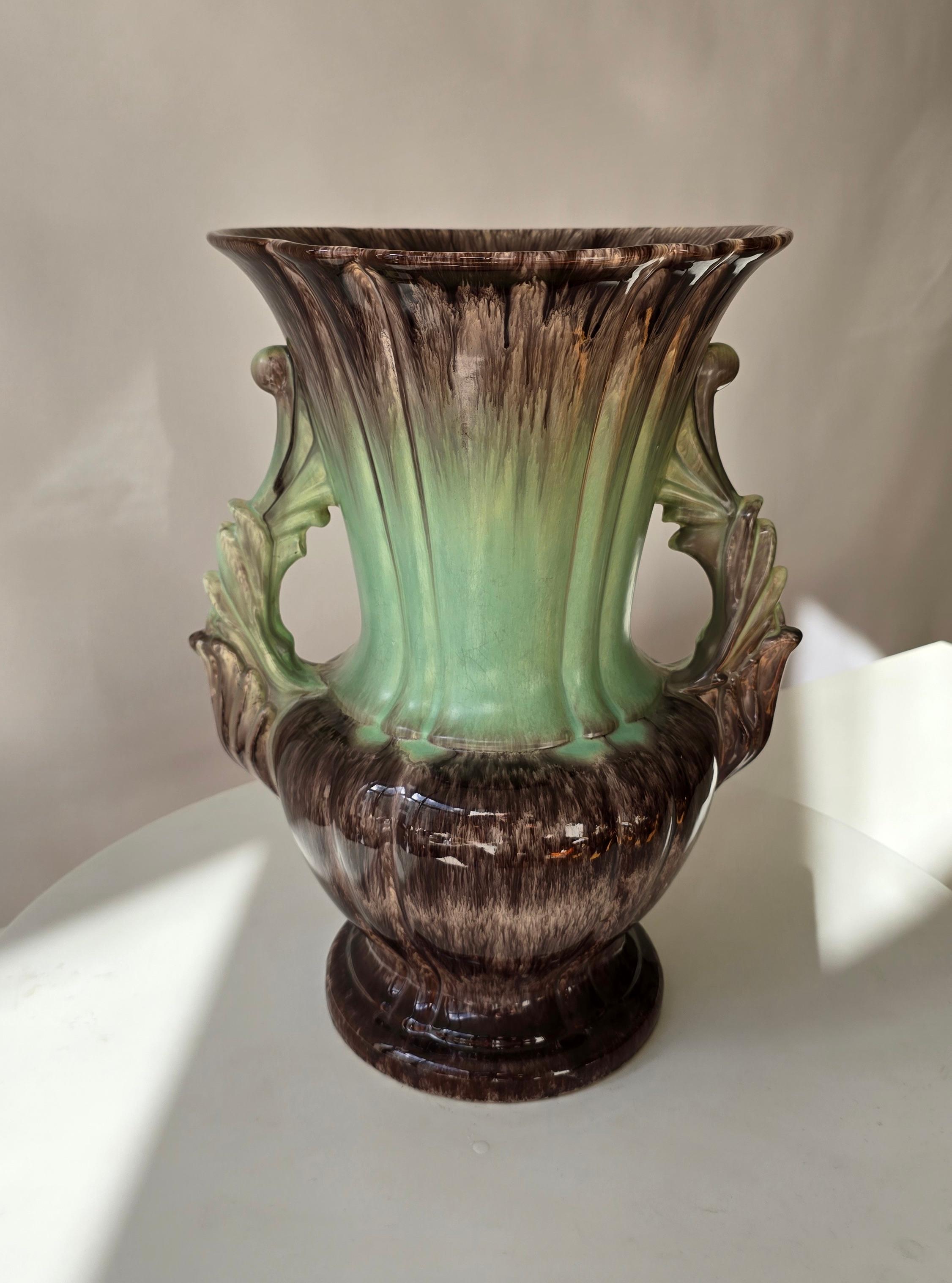 XX secolo Grande vaso tedesco in ceramica a lava grassa, smalto a goccia marrone e verde, anni '50 in vendita