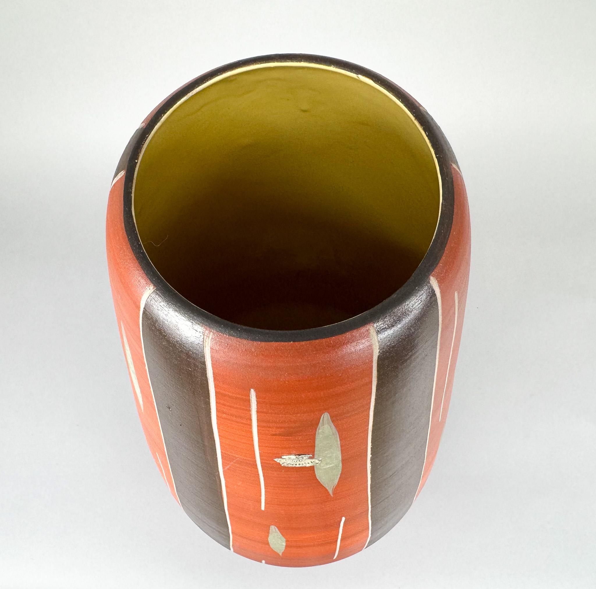 Fine XX secolo Grande vaso da terra in ceramica tedesca di Bay Keramik, etichettato anni '70 in vendita
