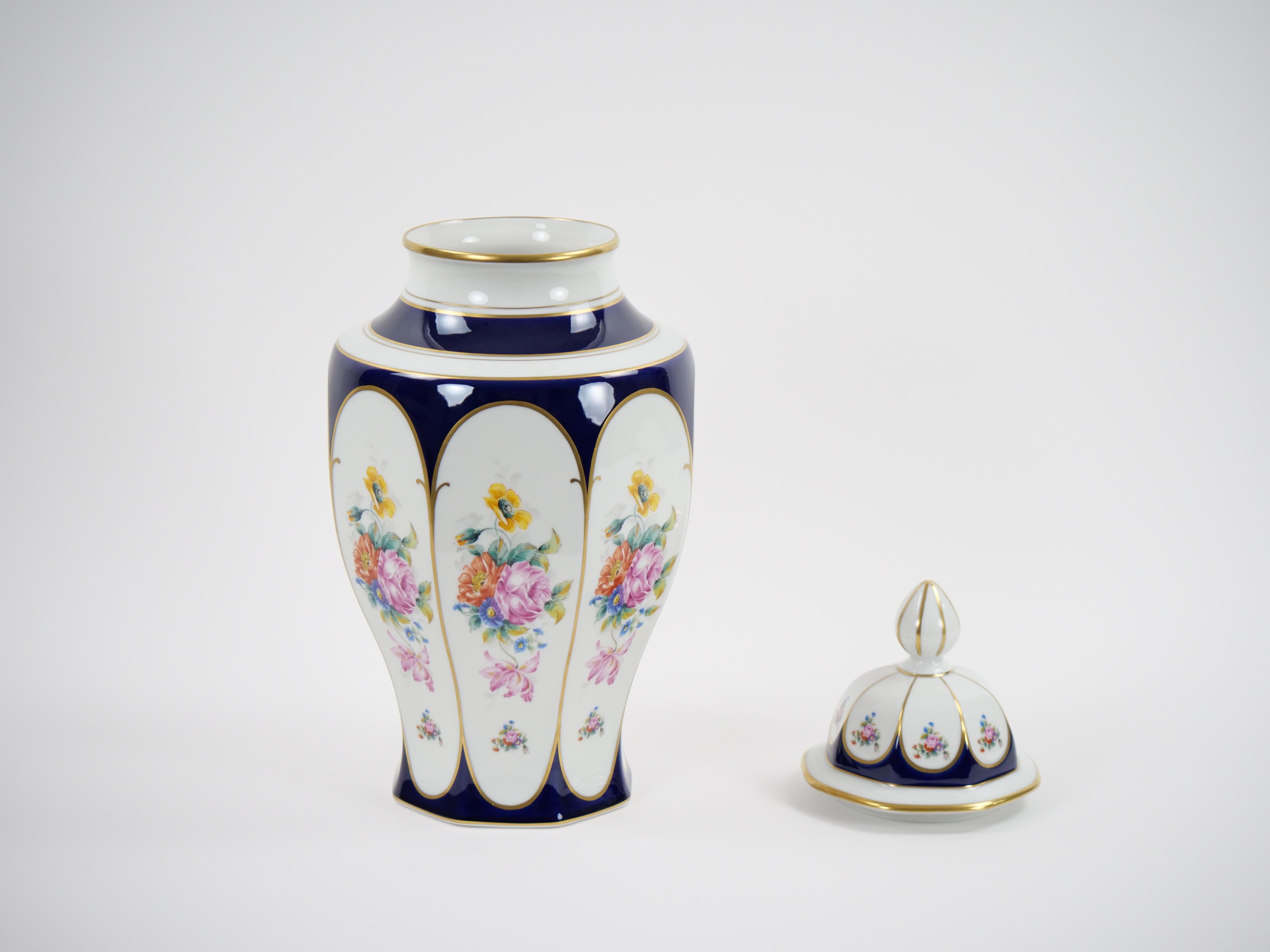 Large German Floral Hand-Painted and Gilt Porcelain Urn For Sale 6