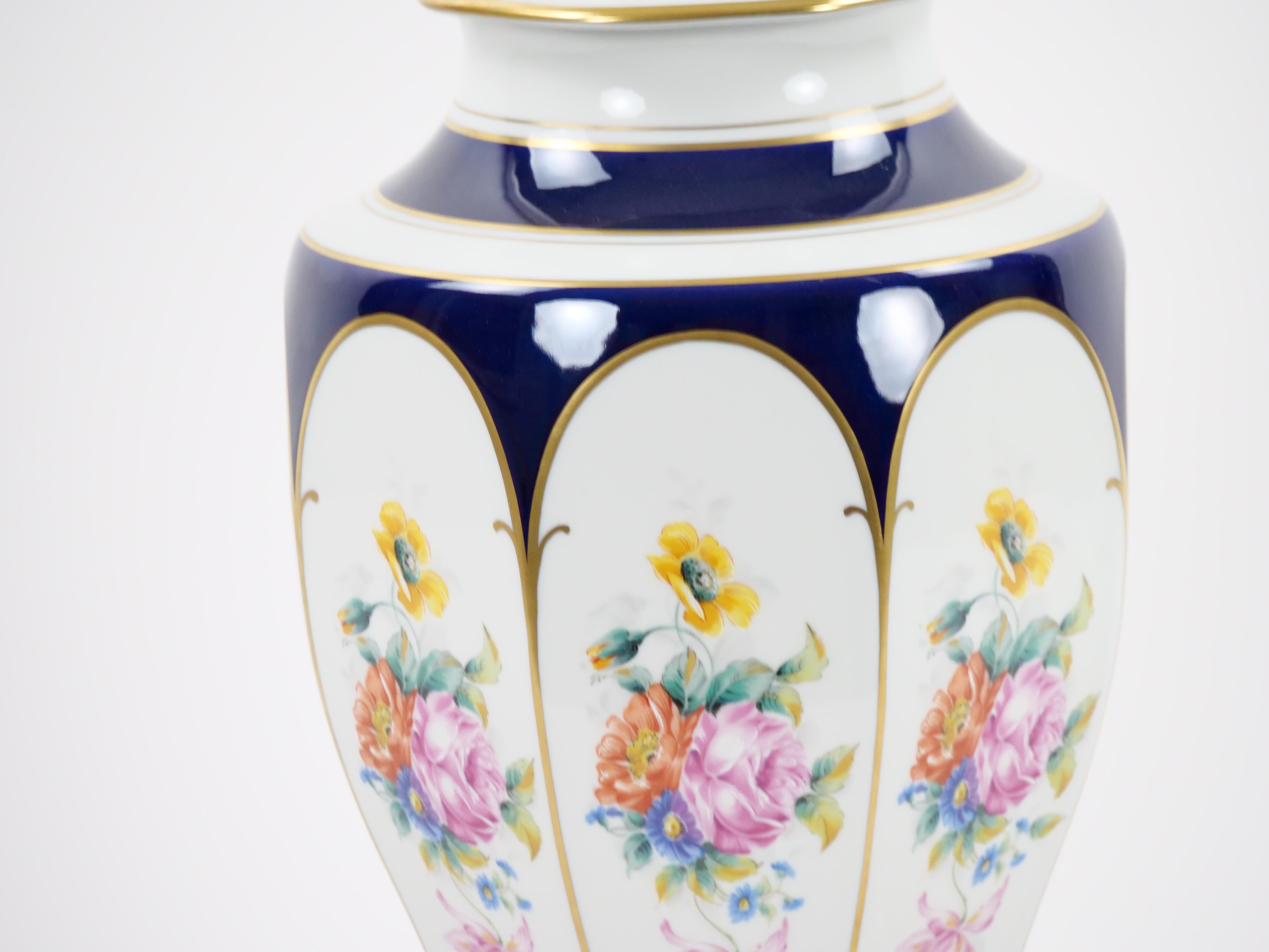 Large German Floral Hand-Painted and Gilt Porcelain Urn For Sale 1