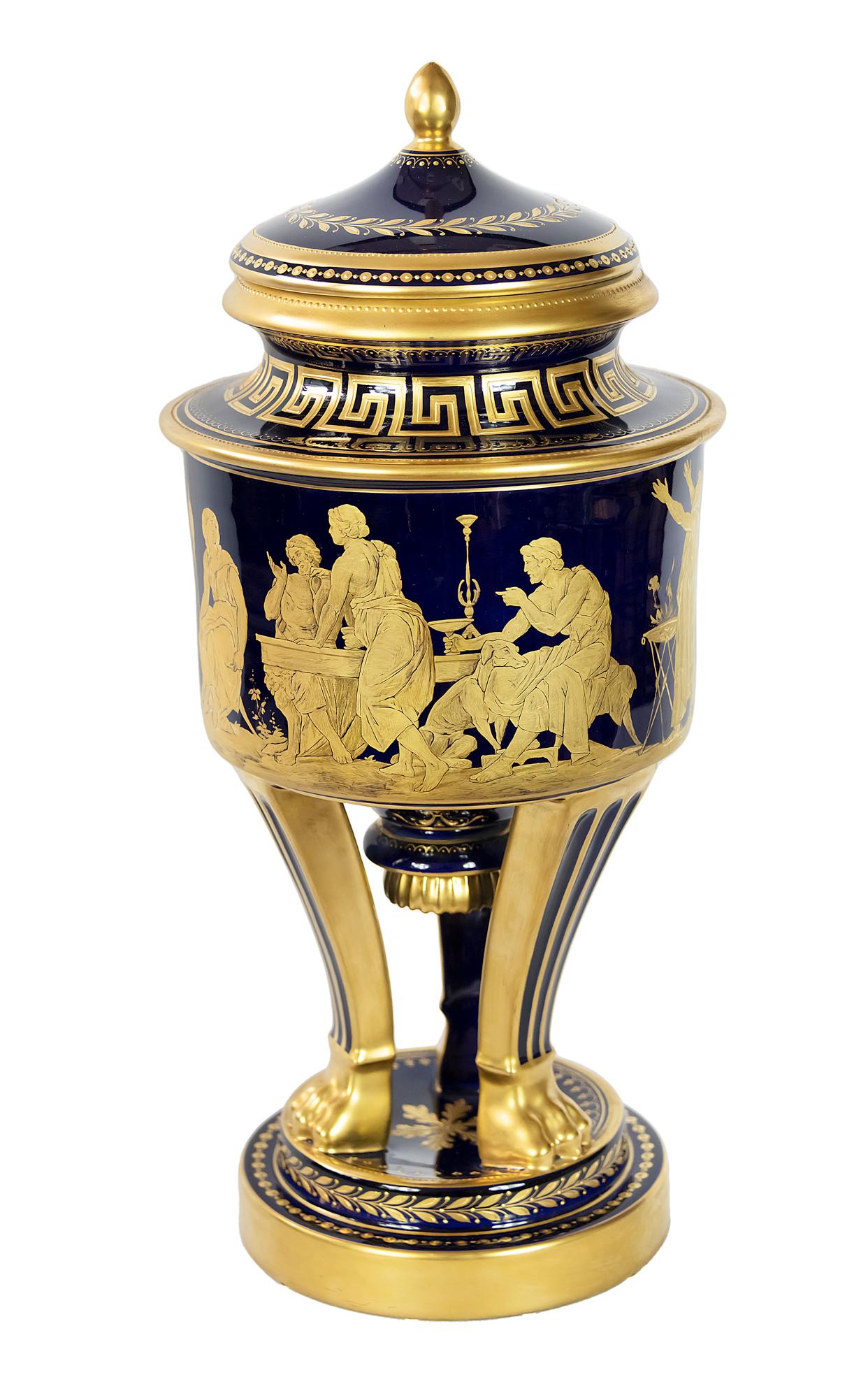 Large german Hutschenreuther porcelain empire style cobalt blue lidded vase hand painted in gold decor.
Decorated with mythological scenes.
Marks on the bottom and the lid 