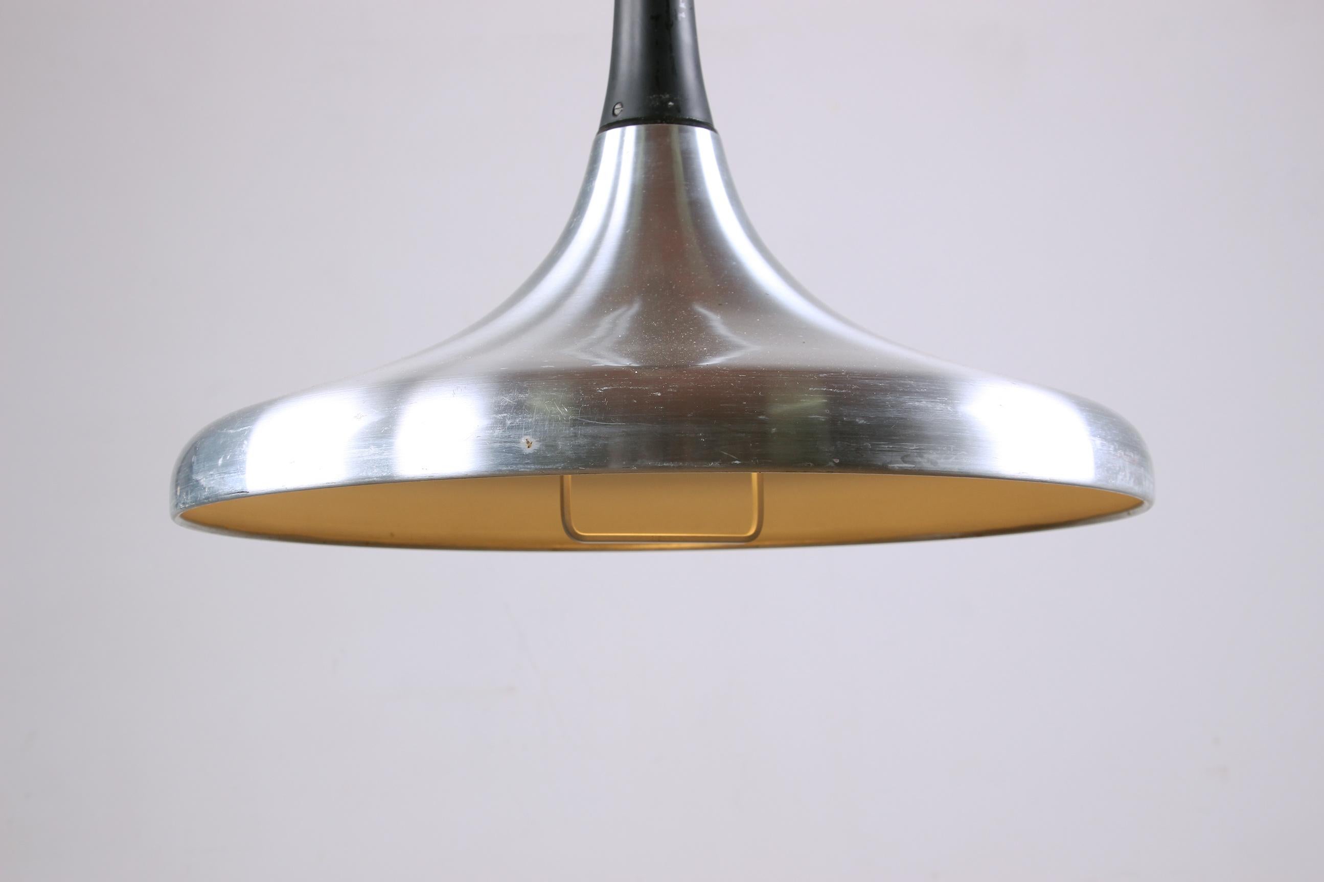 Grande lampada a sospensione tedesca in metallo cromato, modello Tulip di Erco 1960. in vendita 10
