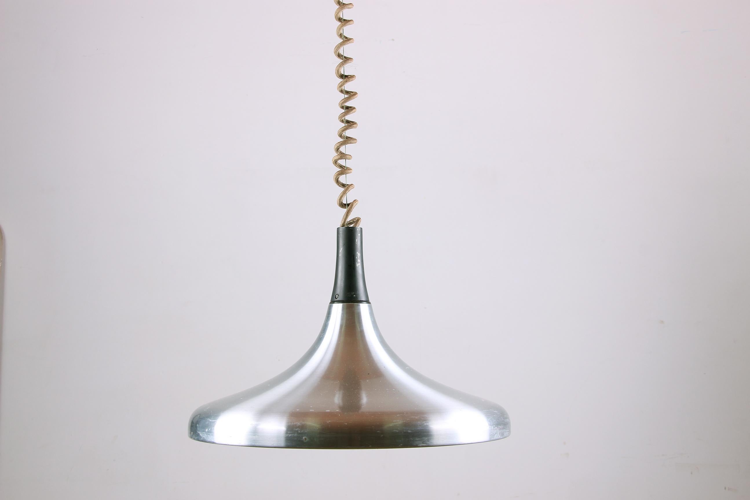 Grande lampada a sospensione tedesca in metallo cromato, modello Tulip di Erco 1960. in vendita 11
