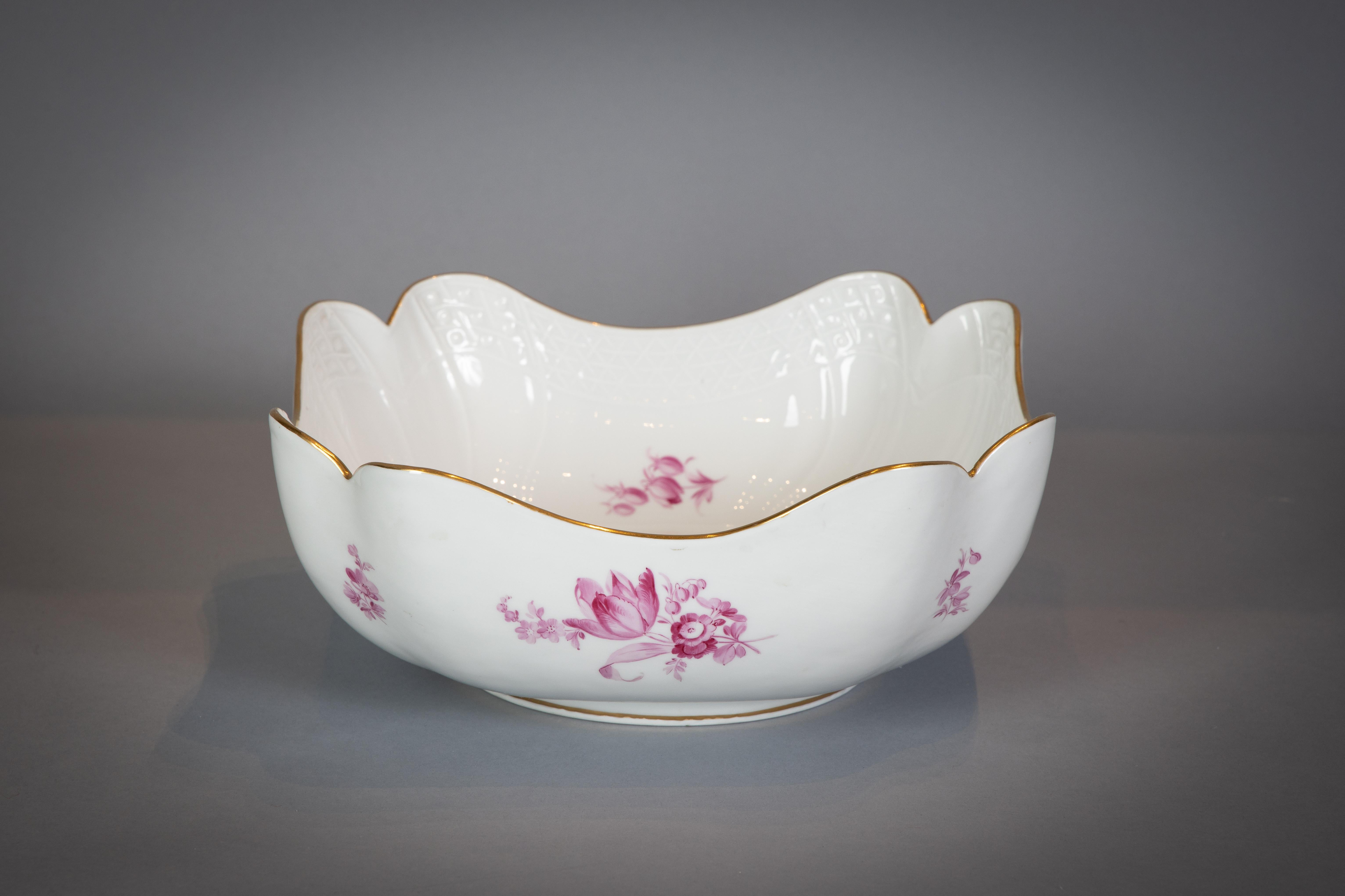 Grand service de table en porcelaine allemande, Meissen, vers 1875 en vente 1