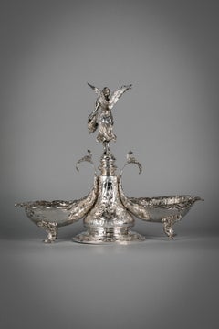 Gran centro de mesa figurado de plata alemana, circa 1880