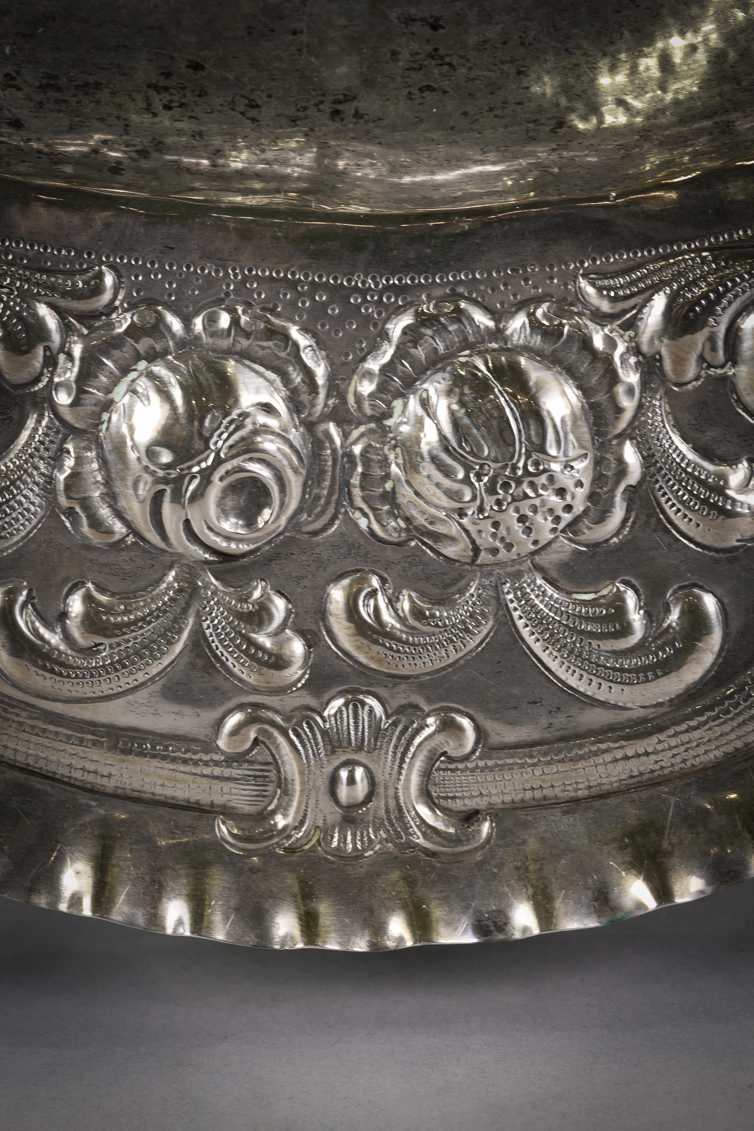 Early 20th Century Large German Silver Sideboard Dish, circa 1900 For Sale